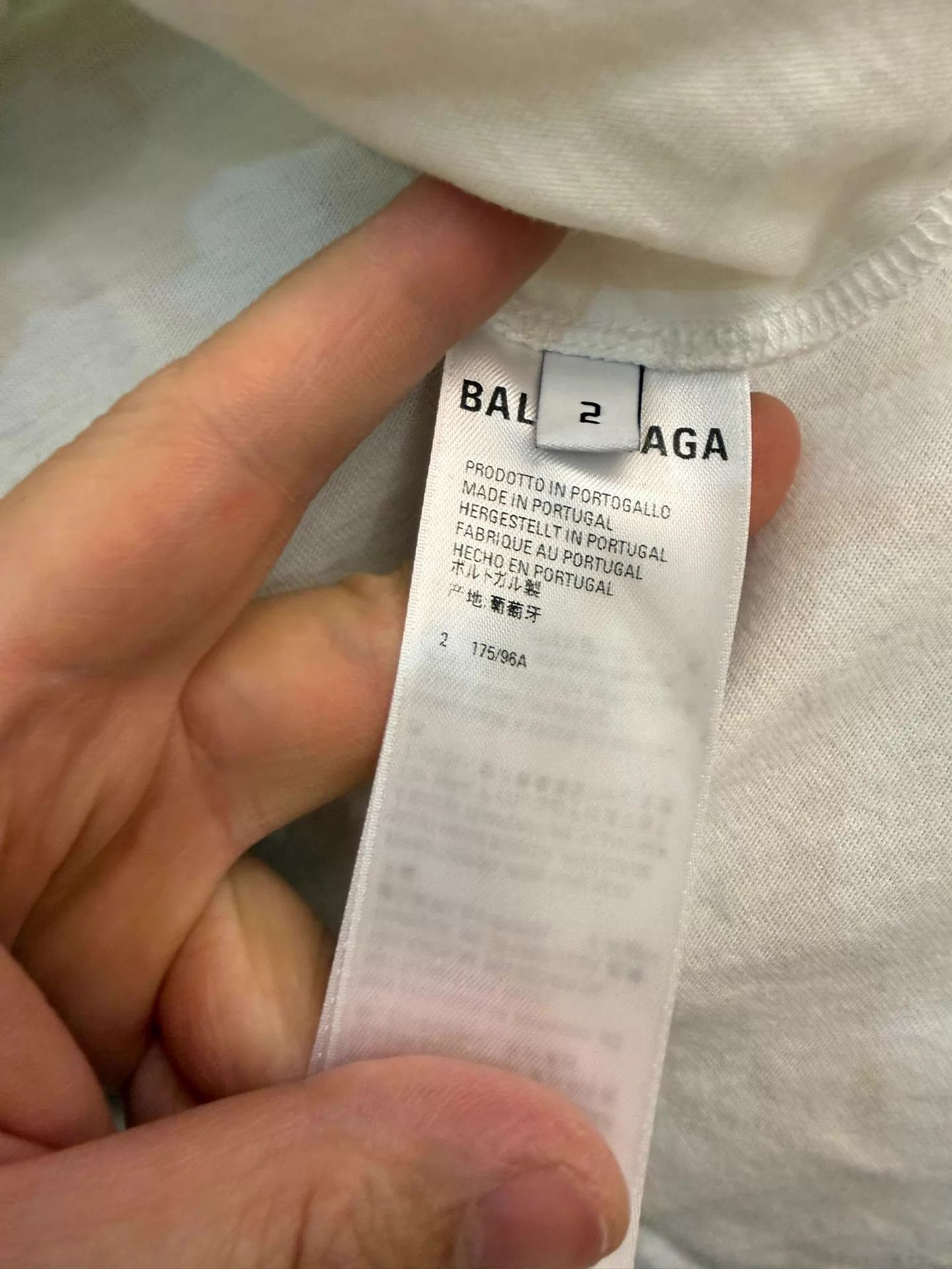 Balenciaga Balenciaga Oversized White Embroidered T-Shirt Size 2 Size US M / EU 48-50 / 2 - 5 Thumbnail