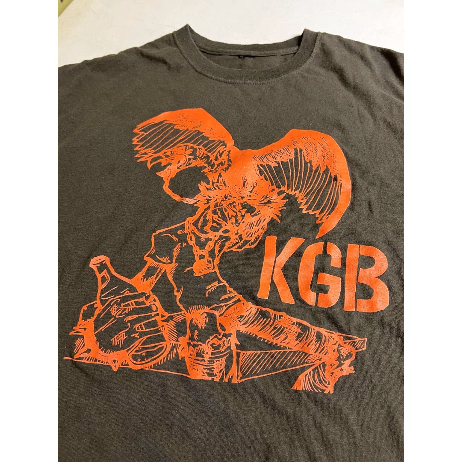 Vintage KGB Band Concert T-shirt Brown Large Men Crew Neck Short Sleeve Cotton Blend Buzzard Punk Rock Shirt Size US L / EU 52-54 / 3 - 3 Thumbnail