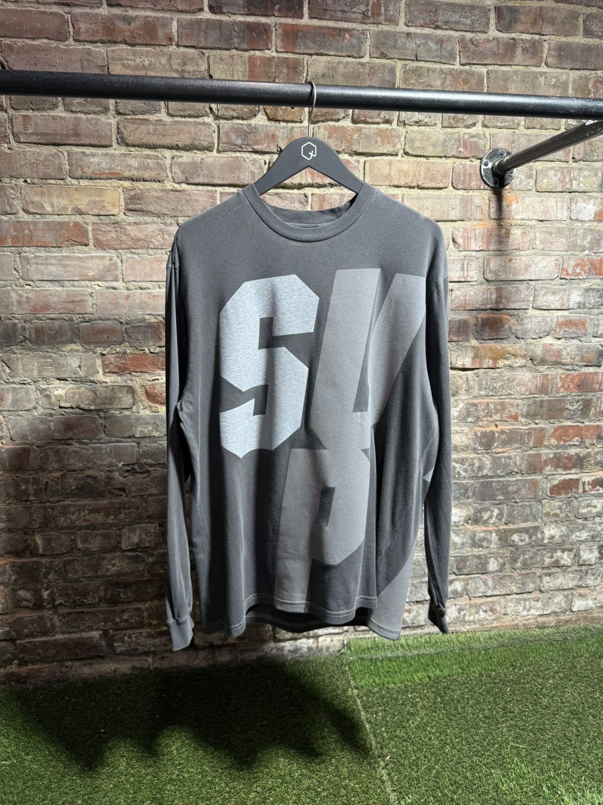 Supreme Supreme Reflective Logo L/S Sz. M Size US M / EU 48-50 / 2 - 1 Thumbnail