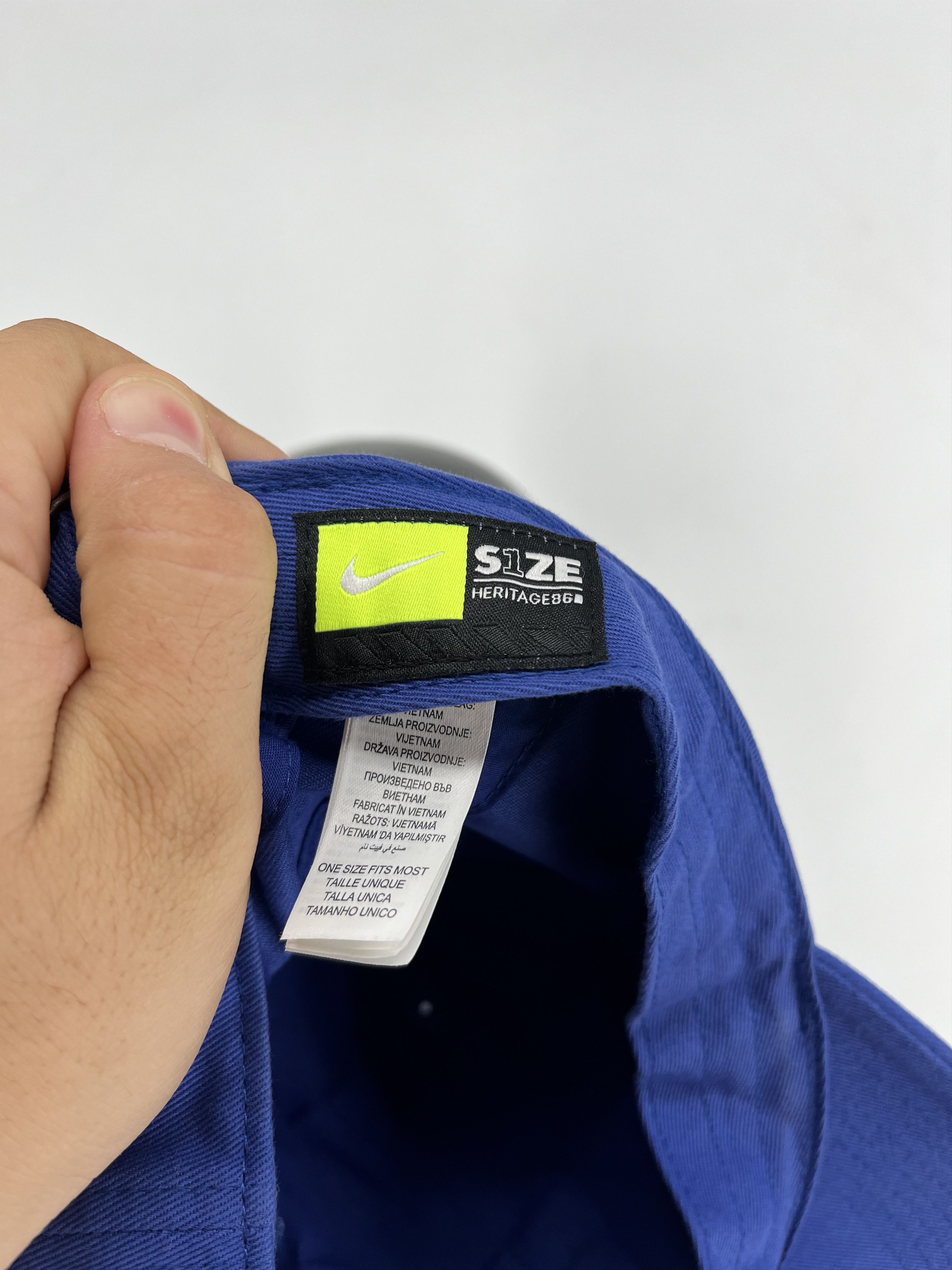 Nike Vintage 00s Nike Barcelona FC Centre Logo Swoosh Cap y2k og Size ONE SIZE - 7 Thumbnail