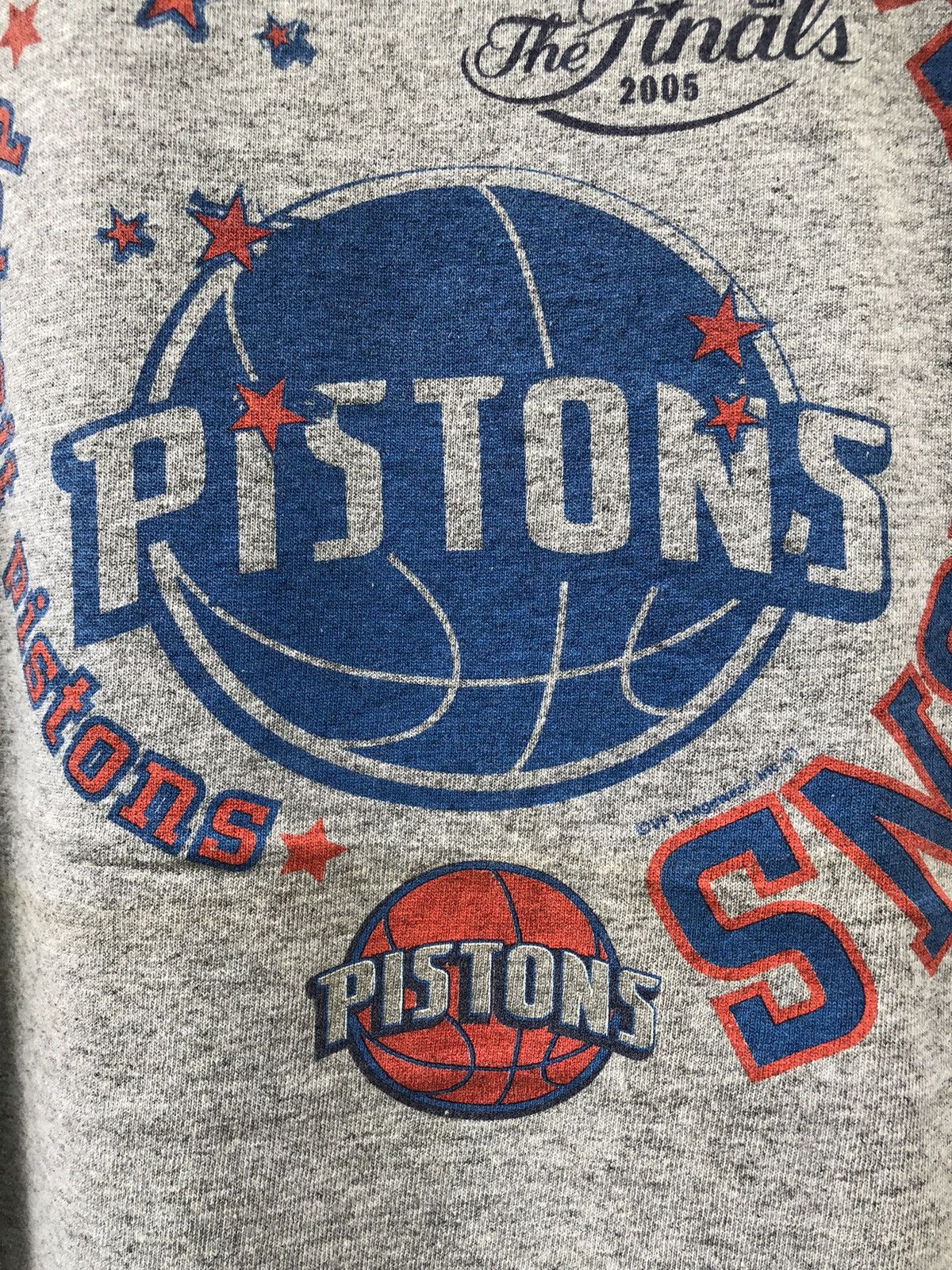Vintage 🔥Vintage🔥Y2K NBA Champions 2005 Detroit Pistons Tshirts Size US XXL / EU 58 / 5 - 5 Thumbnail