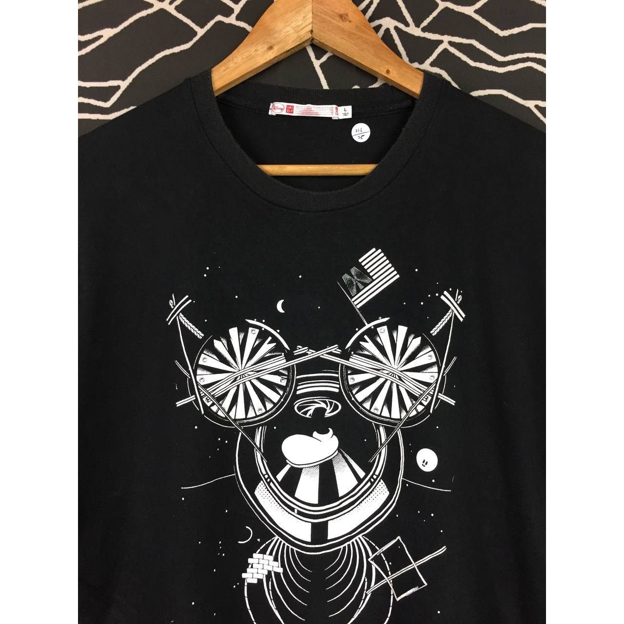 Disney × Mickey Mouse × Uniqlo Uniqlo UT Disney Mickey Mouse Cartoon Tee Size L Size US L / EU 52-54 / 3 - 3 Thumbnail