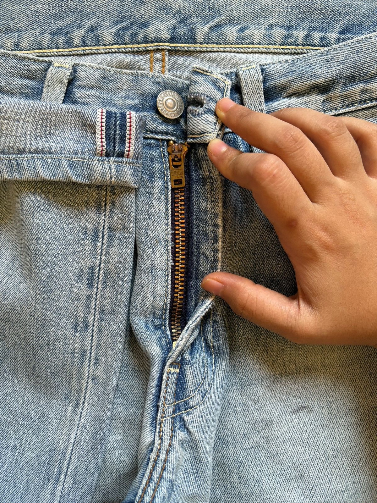 Levi's Vintage 90s Levis 503 Light Wash Distressed Rip Baggy Jeans Size US 31 - 3 Thumbnail