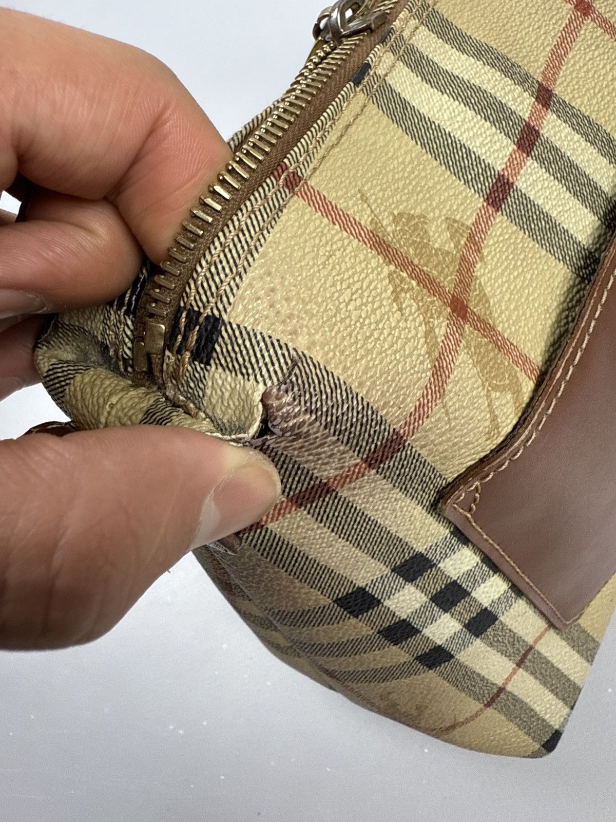 Burberry Vintage Burberry Nova Check Shoulder Bag Leather Trim Size ONE SIZE - 12 Thumbnail