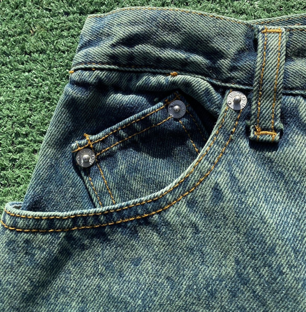 Vintage Vintage 80’s IOU Green Acid Wash Skinny Denim Jean 24” Waist Size 24" / US 00 / IT 34 - 7 Thumbnail