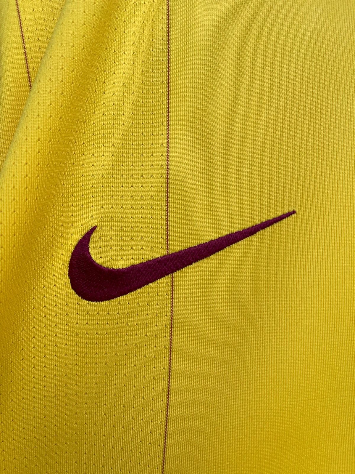 Nike ARSENAL 2010 2011 AWAY FOOTBALL SHIRT SOCCER JERSEY NIKE Size US M / EU 48-50 / 2 - 7 Thumbnail