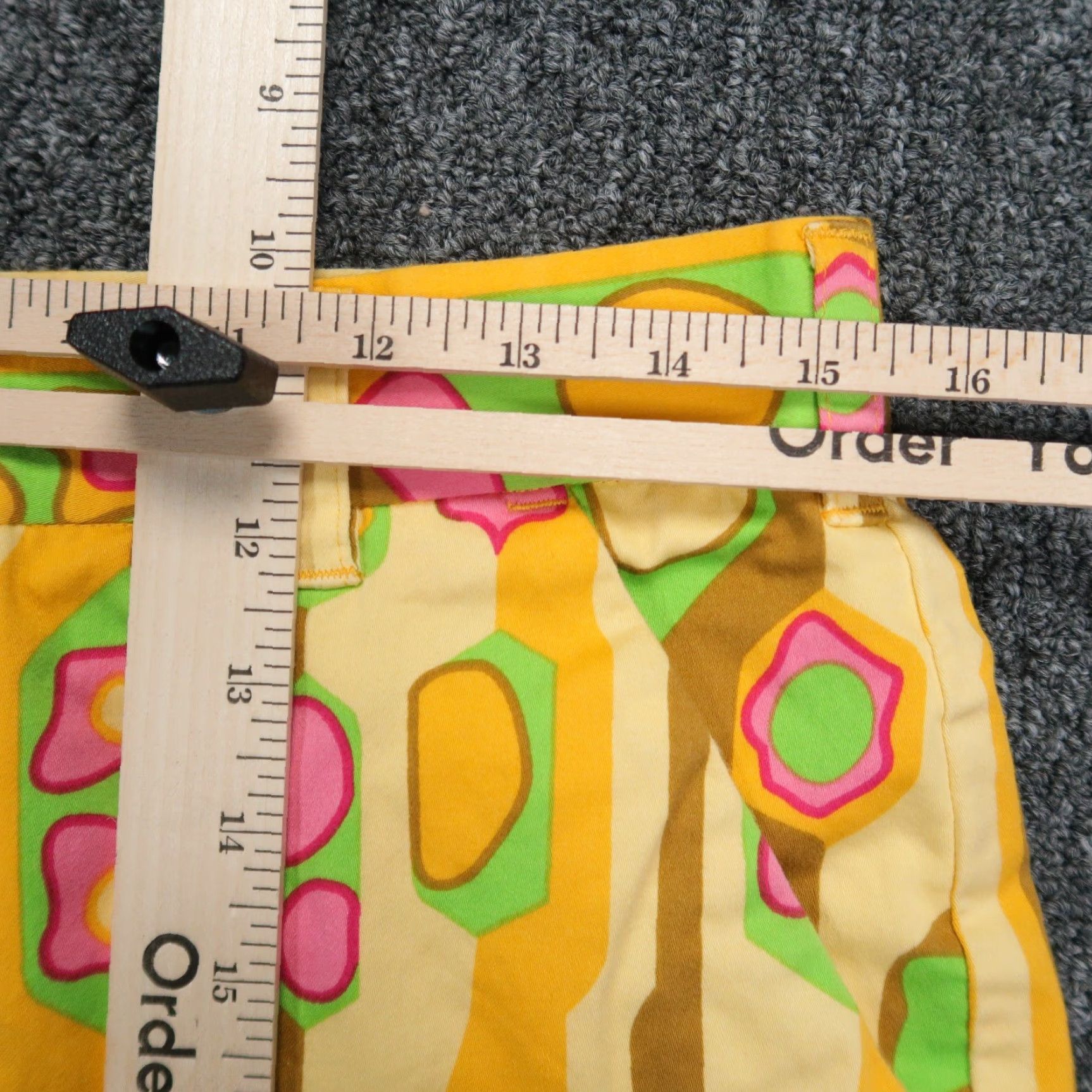 VINTAGE Loudmouth Golf Shorts Mens 32 Casual Chino Stretch Geometric 70s Print Yellow