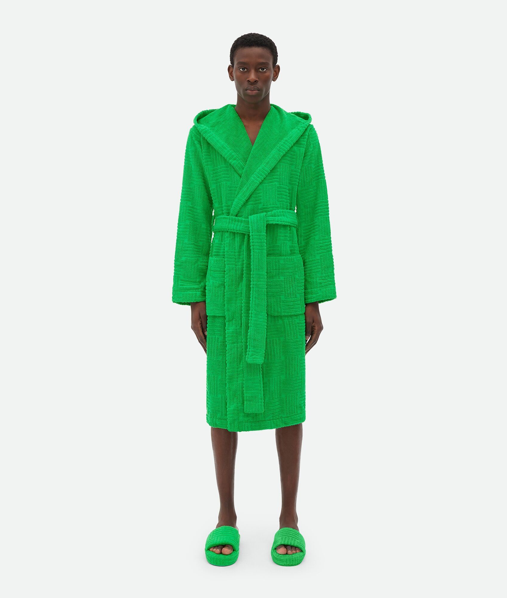 Bottega Veneta o1w1db10825 Intreccio Pattern Cotton Bathrobe in Grass Size US L / EU 52-54 / 3 - 1 Thumbnail