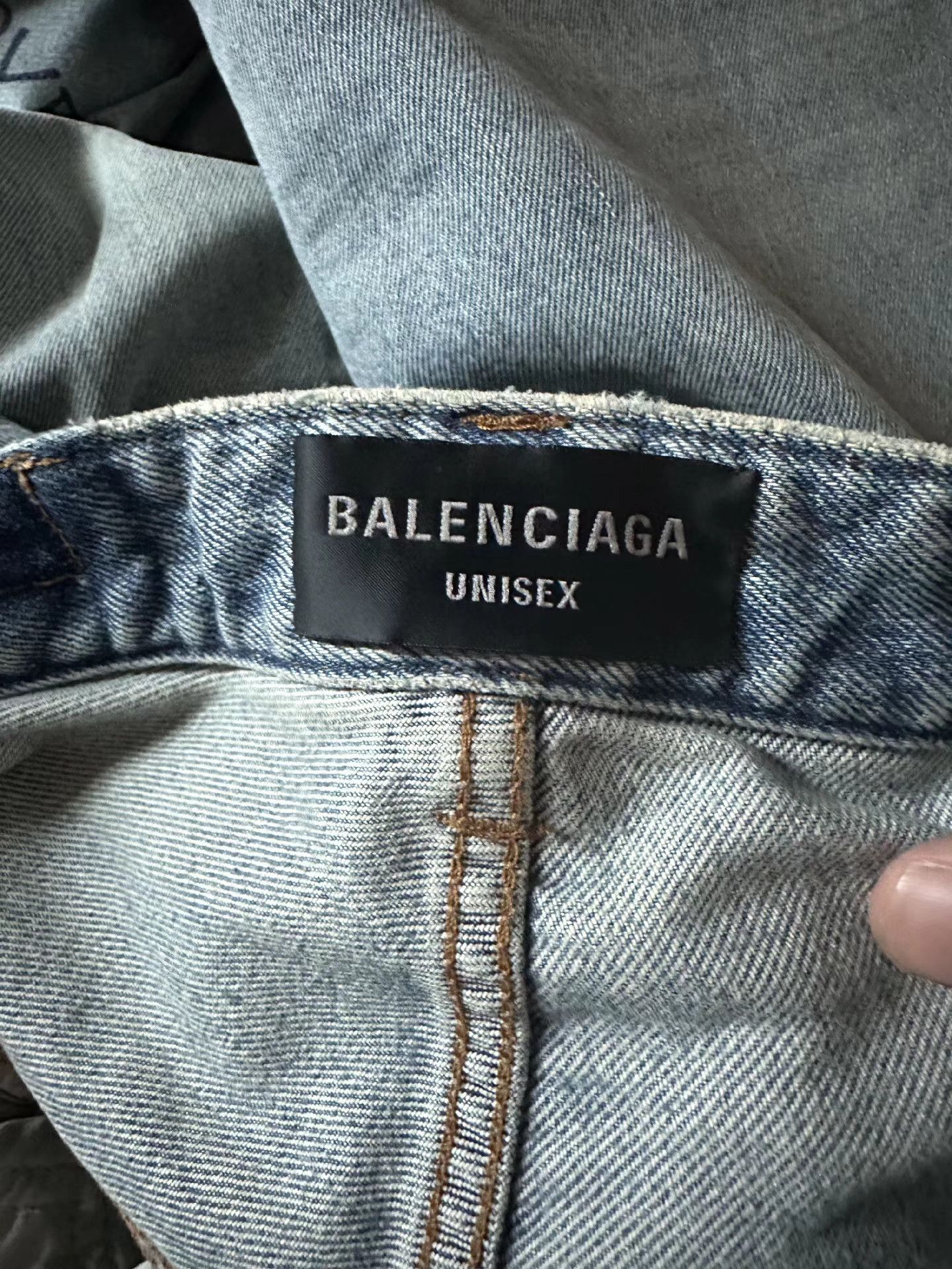Balenciaga Balenciaga washed distressed wide-leg jeans Size US 29 - 6 Thumbnail