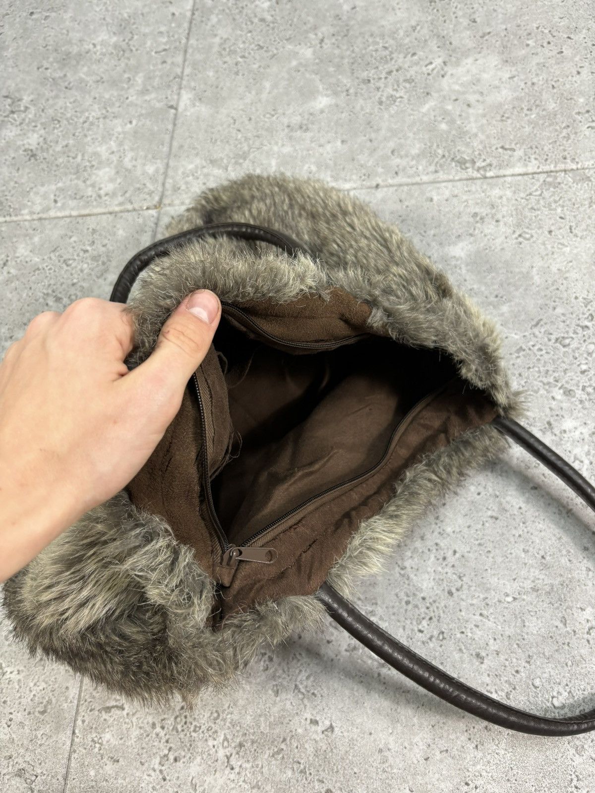 Japanese Brand 2000s Avant Garde Rick Owens Style Fur Bag Size ONE SIZE - 6 Thumbnail