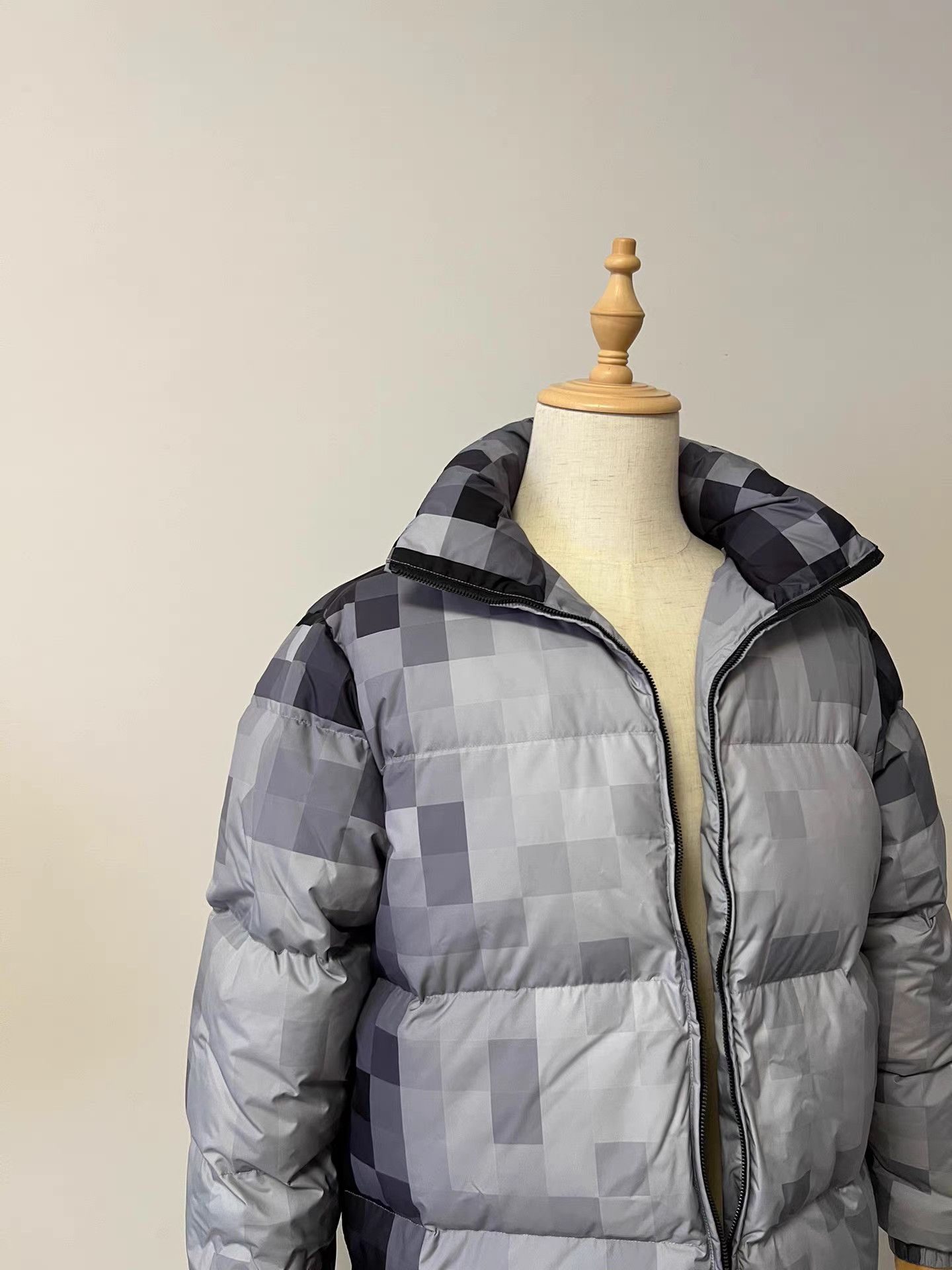 Xander Zhou Xander Zhou Digital Print Down Jacket (White Duck Down) K9 Size US M / EU 48-50 / 2 - 3 Thumbnail