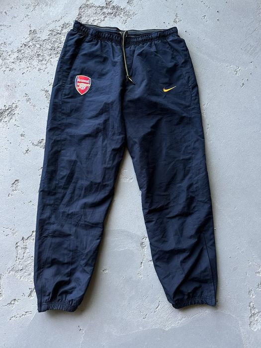 Nike 🔥NIKE × ARSENAL RARE NYLON Y2K VINTAGE TRACK PANTS | Grailed