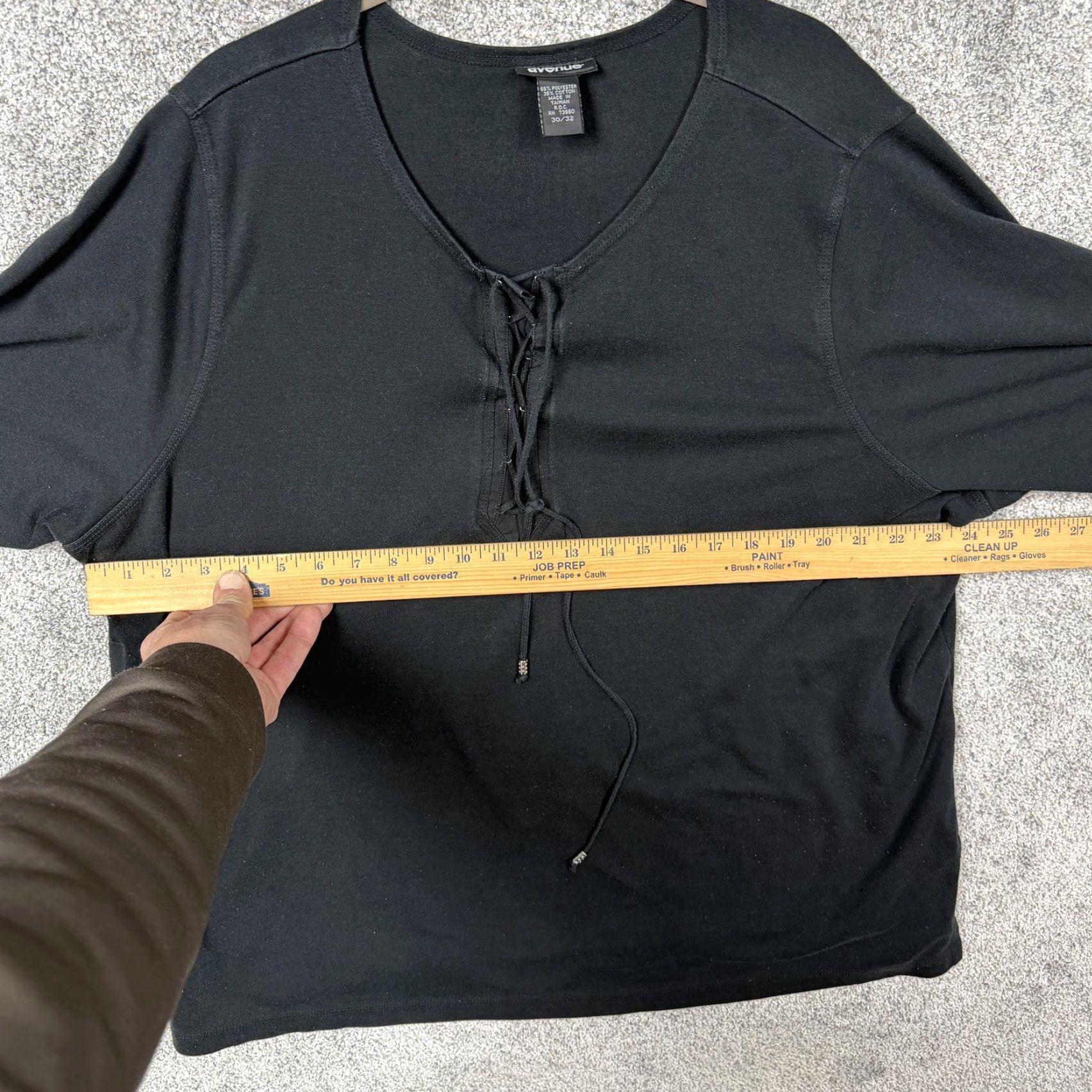 Avenue VINTAGE Avenue T-Shirt Unisex Adults XL Black 3/4 Sleeve Lace-Up Henley Solid Gothic Grunge Retro 30/32 Womens Edgy Minimalist Style Size XL / US 12-14 / IT 48-50 - 4 Thumbnail