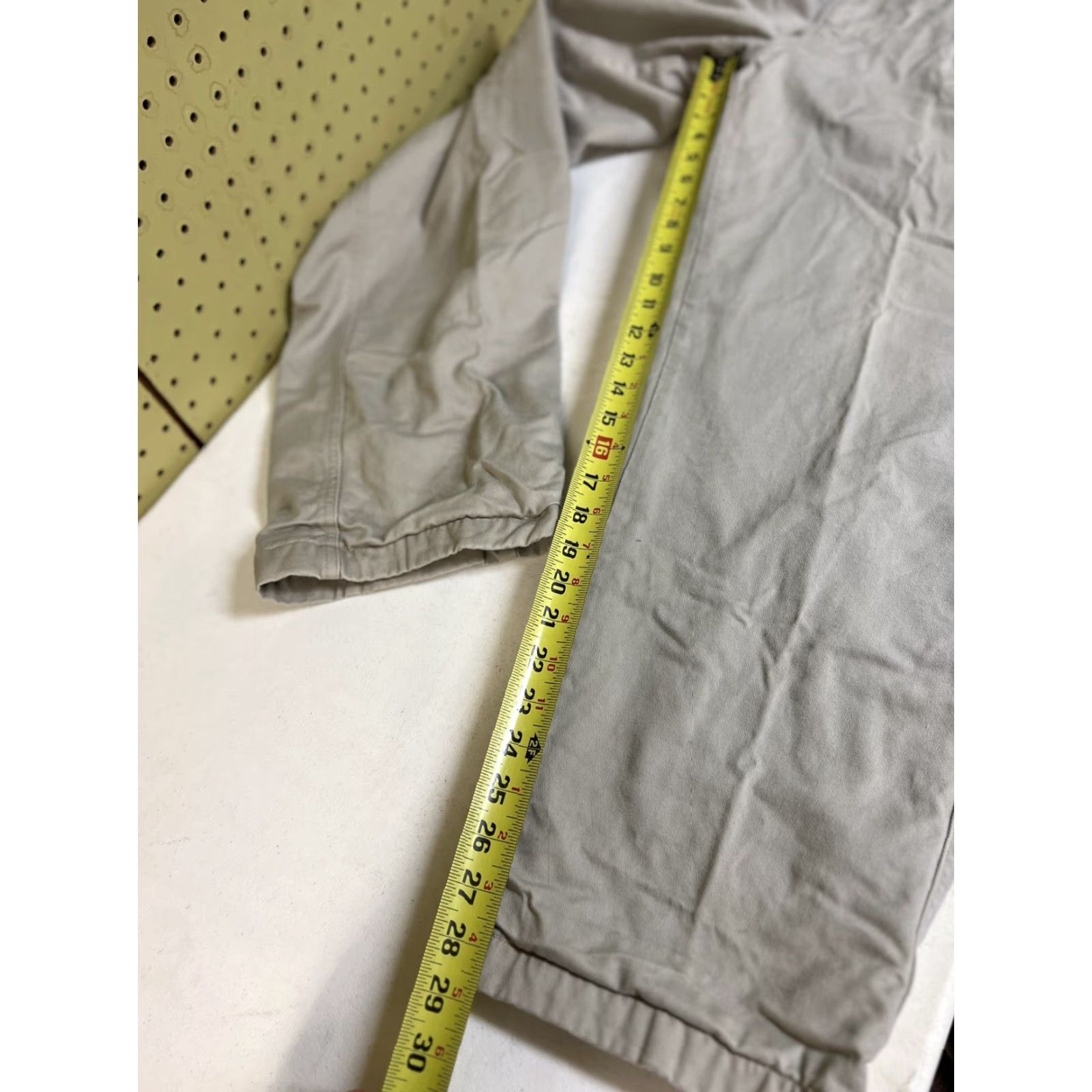 Vintage Woolrich Pants Khaki Tan Plaid Flannel Lined Men's 36x30 Flat Front Workwear 5-Pocket Design Zip Button Beige Cotton Size US 36 / EU 52 - 7 Thumbnail