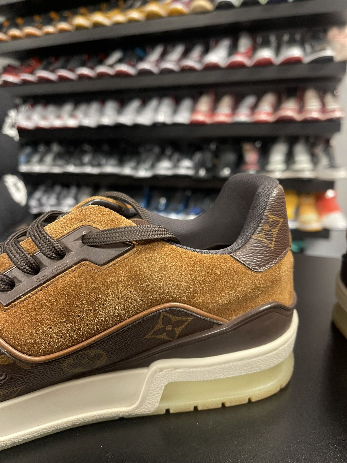 Louis Vuitton Size 8.5 - Louis Vuitton Trainer Low Top Brown Size US 8.5 / EU 41-42 - 5 Thumbnail