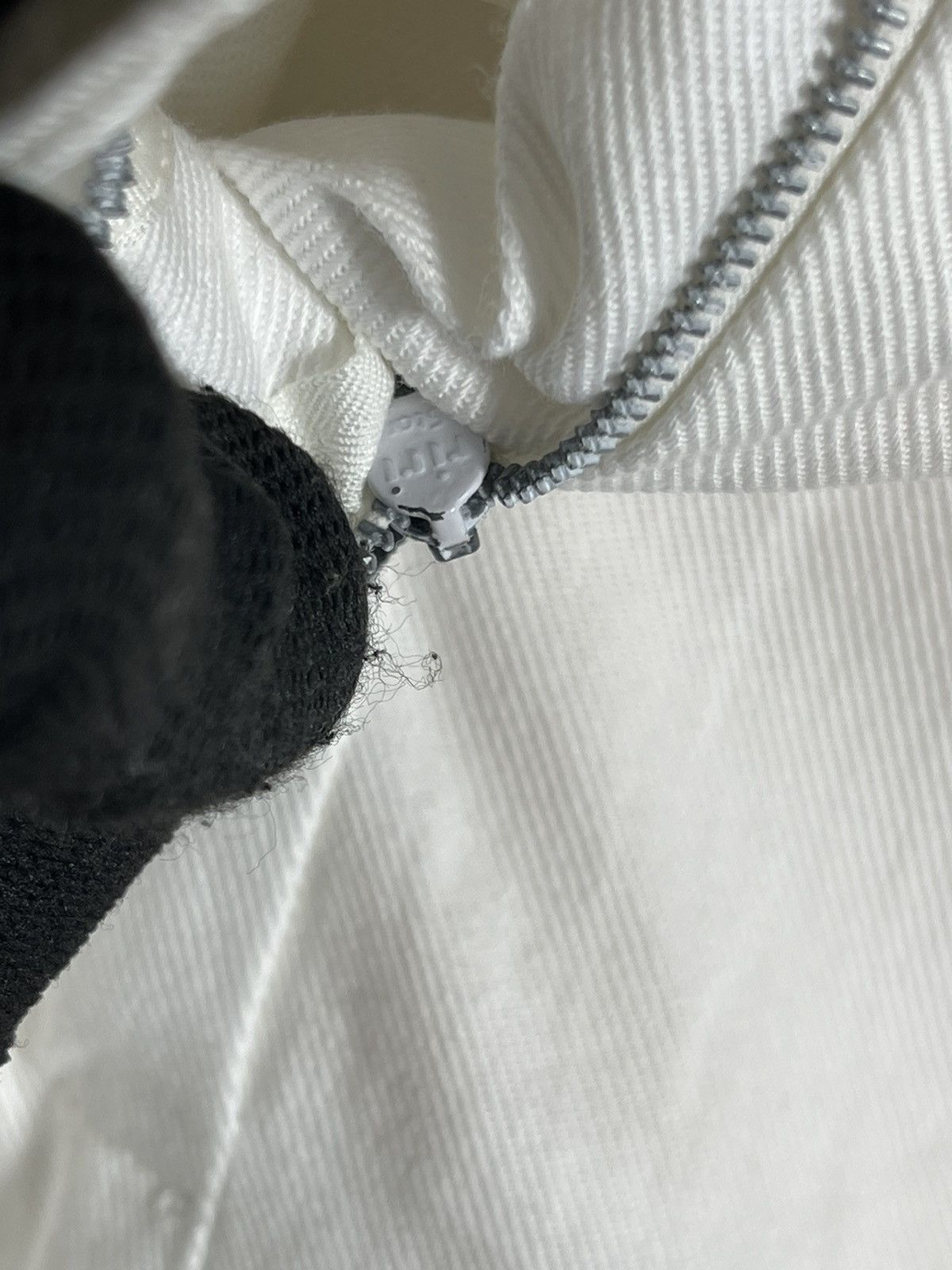 Chanel Vintage Chanel white pants Size 30" / US 8 / IT 44 - 7 Thumbnail