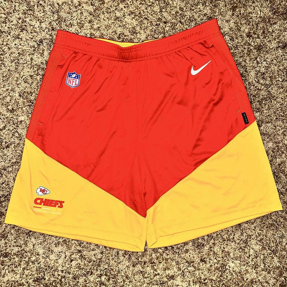 Nike Men's Nike Red/Gold Kansas City Chiefs Sideline Performance Shorts Size US 34 / EU 50 - 1 Thumbnail