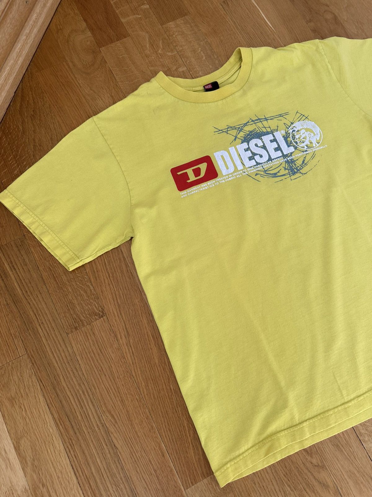 Diesel Vintage Mens Diesel Yellow T-shirt Big Logo Centre Fit Size US XL / EU 56 / 4 - 7 Thumbnail