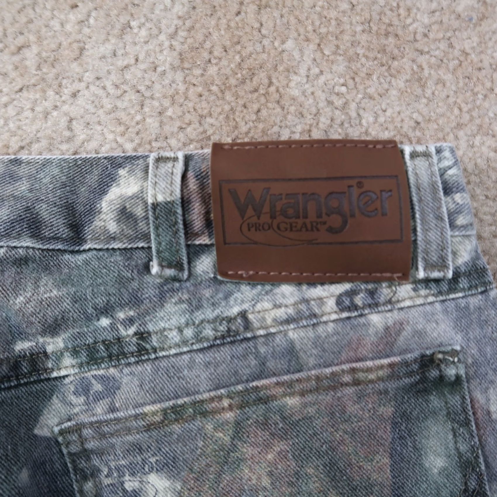 Wrangler VINTAGE Wrangler Jeans Pro gear Mossy oak Treestand Camo Men's 34x32 (32x30) Jeans Reg 32 Green Camouflage 90s Grunge USA Mens Size US 32 / EU 48 - 7 Thumbnail
