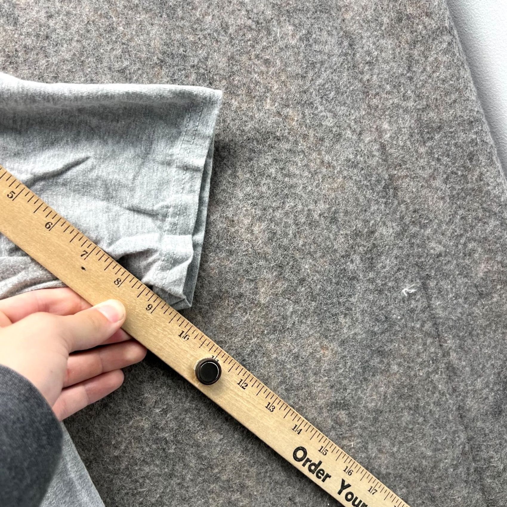 Vans VANS Shirt Mens Large Gray Crewneck Spell Out Logo Classic Skate Off the Wall Shirt Mens Large Gray Crewneck Nike? Size US L / EU 52-54 / 3 - 5 Thumbnail