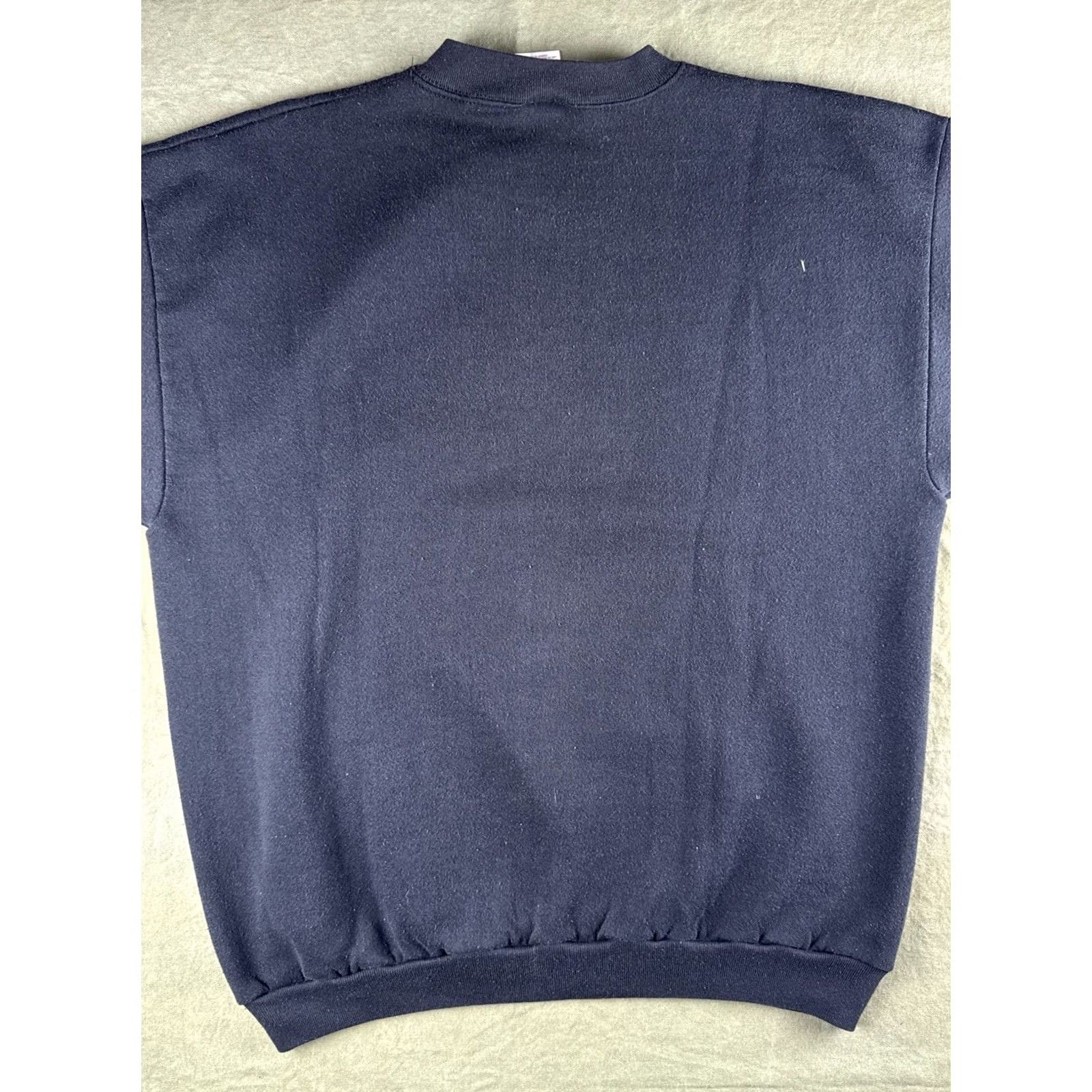 Vintage VINTAGE 1993 Hayward Wisconsin Wolf Graphic Sweatshirt XL Black USA Sherry's Best Mens Size US XL / EU 56 / 4 - 7 Thumbnail