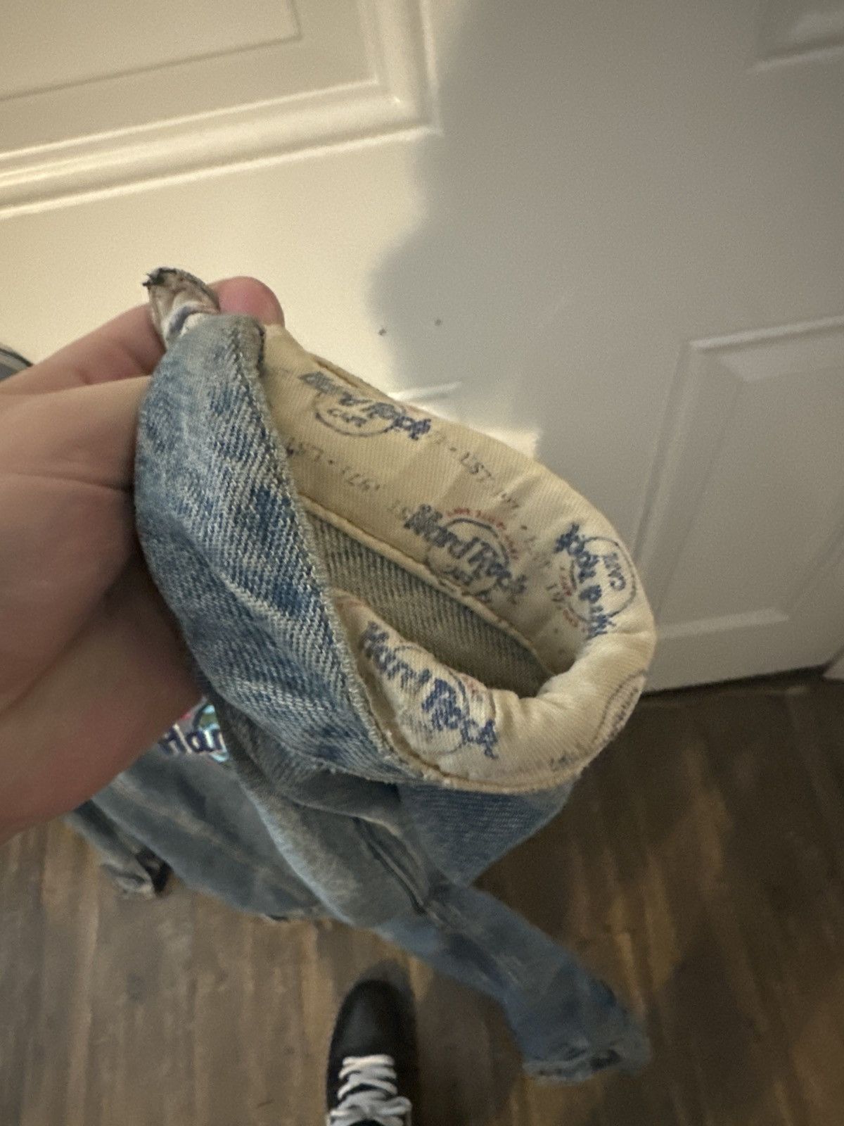 Hard Rock Cafe Vintage hard rock cafe denim jacket logo hype yeezy Size US XL / EU 56 / 4 - 5 Thumbnail