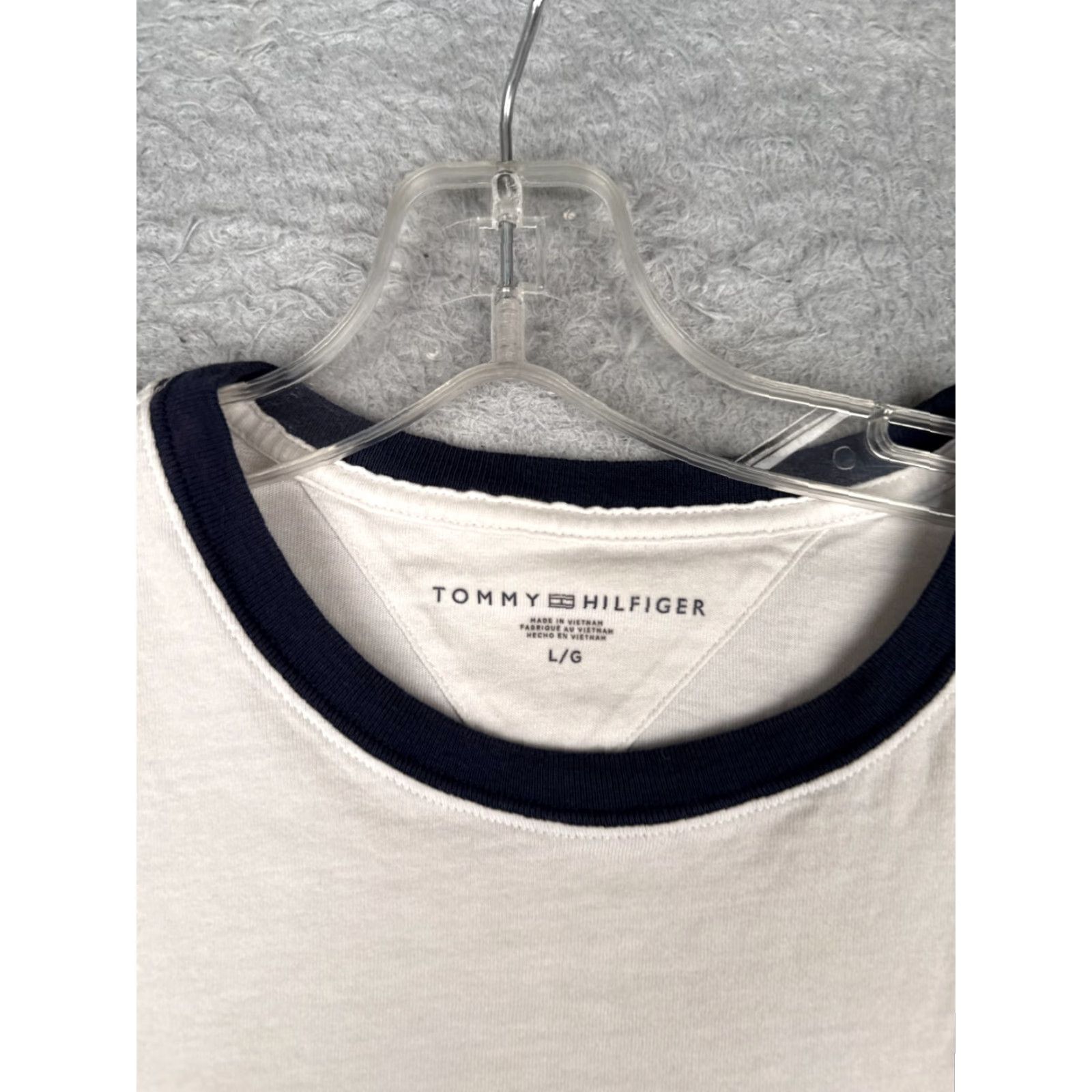 Tommy Hilfiger VINTAGE Tommy Hilfiger Shirt Adult Large White Crew Neck Short Sleeve 100% Cotton READ Size US L / EU 52-54 / 3 - 7 Thumbnail
