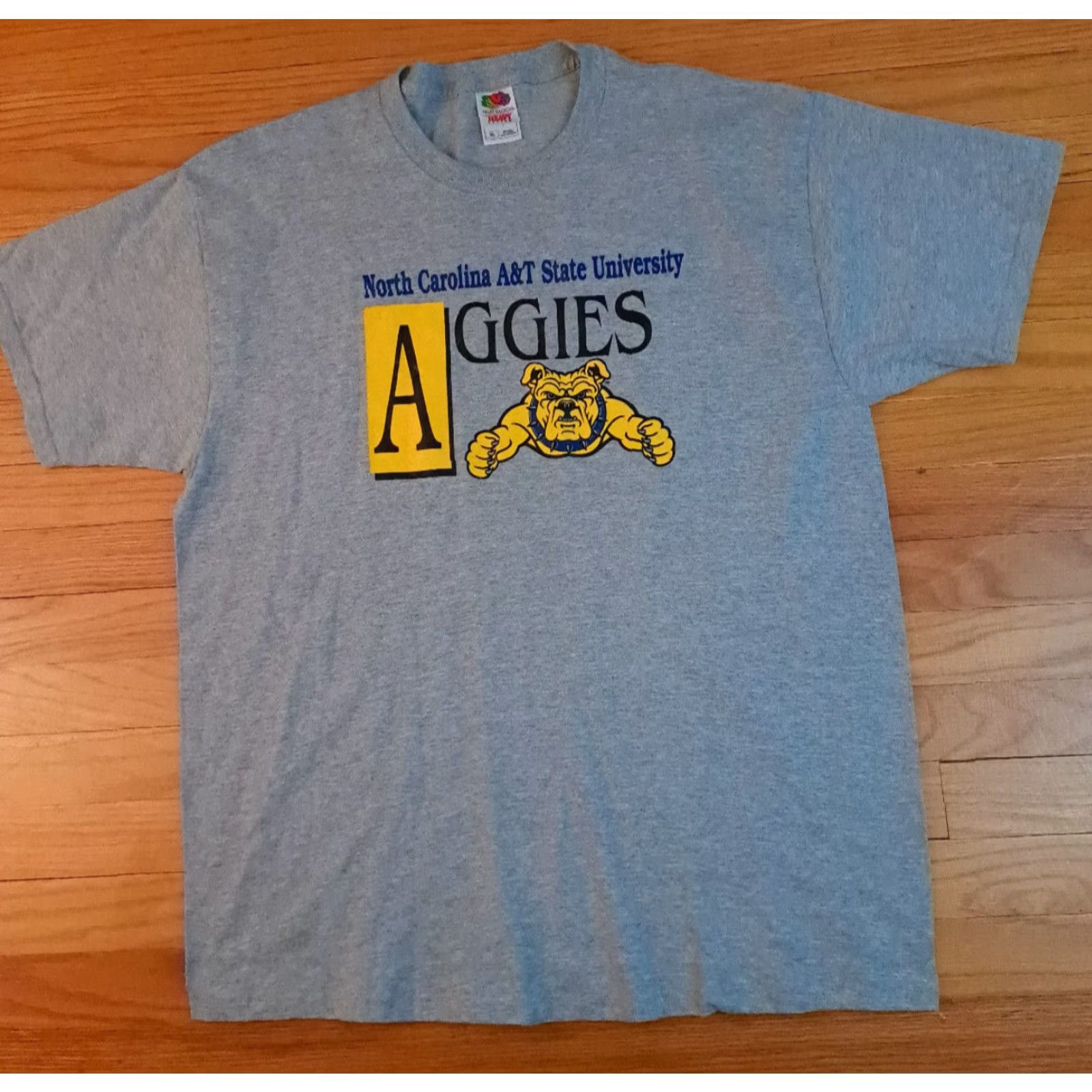 Fruit Of The Loom VINTAGE North Carolina State University Aggies XL Grey T-Shirt Basketball Unisex Adults Short Sleeve 90s University Mens/Womens Size US XL / EU 56 / 4 - 2 Thumbnail