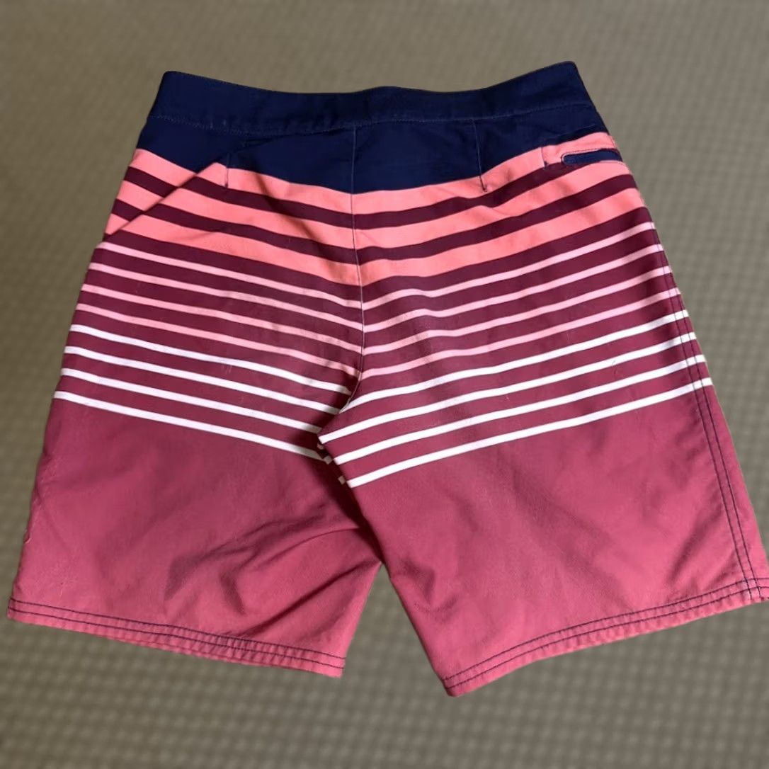 Vineyard Vines Vineyard Vines Board Shorts Pink Navy Striped Swim Bottom Size US 28 / EU 44 - 1 Thumbnail