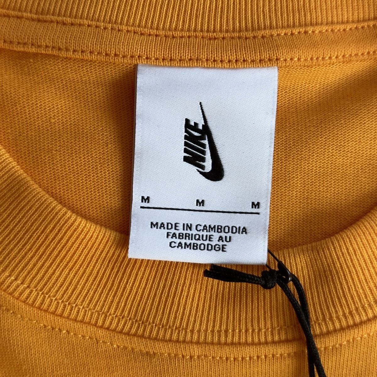 Nike NIKE yellow embroidered logo short sleeve tee BRAND NEW Size US M / EU 48-50 / 2 - 3 Thumbnail