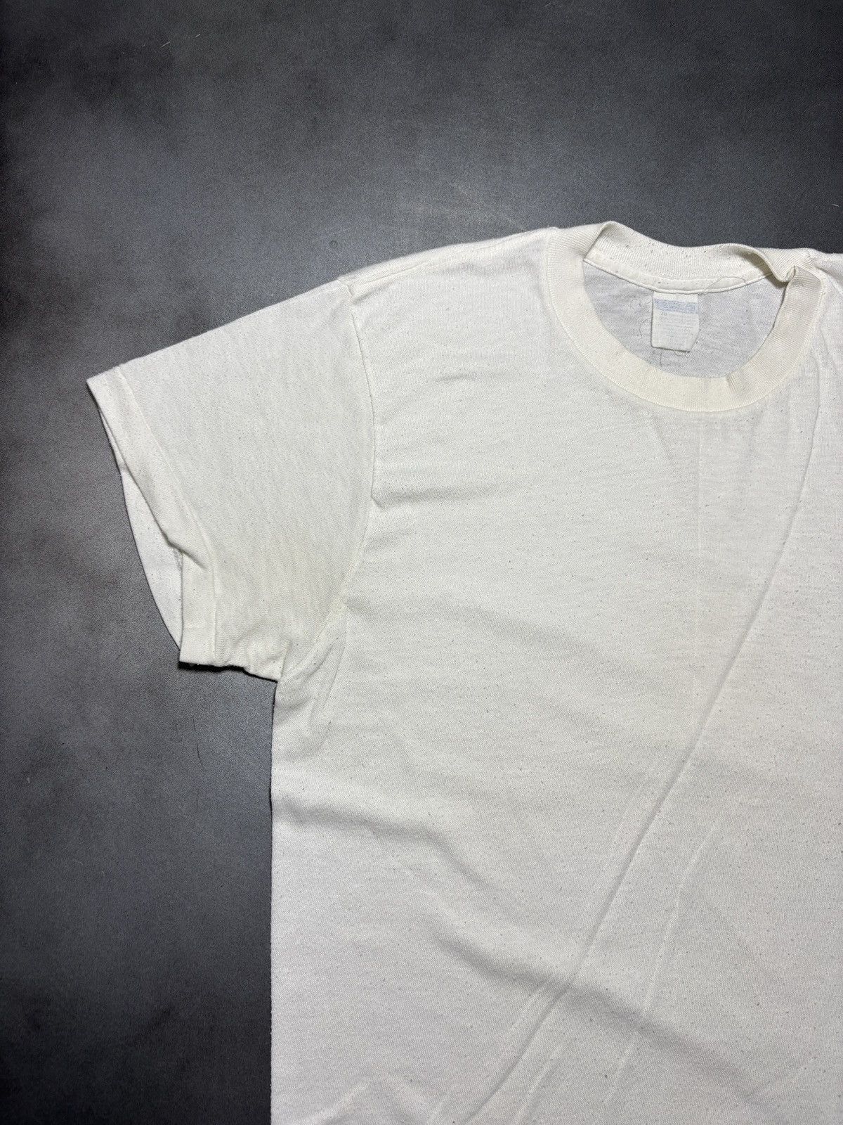 Vintage Vintage Blank Tee 1980s White T-Shirt Made in USA Thin Small Size US S / EU 44-46 / 1 - 5 Thumbnail