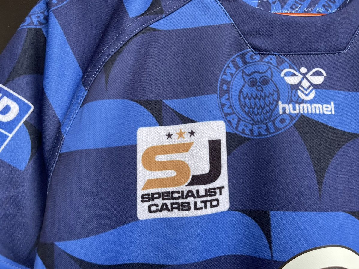 Hummel Wigan Warriors Mens Hummel Away Kit Shirt Rugby Jersey 2021 Size US L / EU 52-54 / 3 - 4 Thumbnail