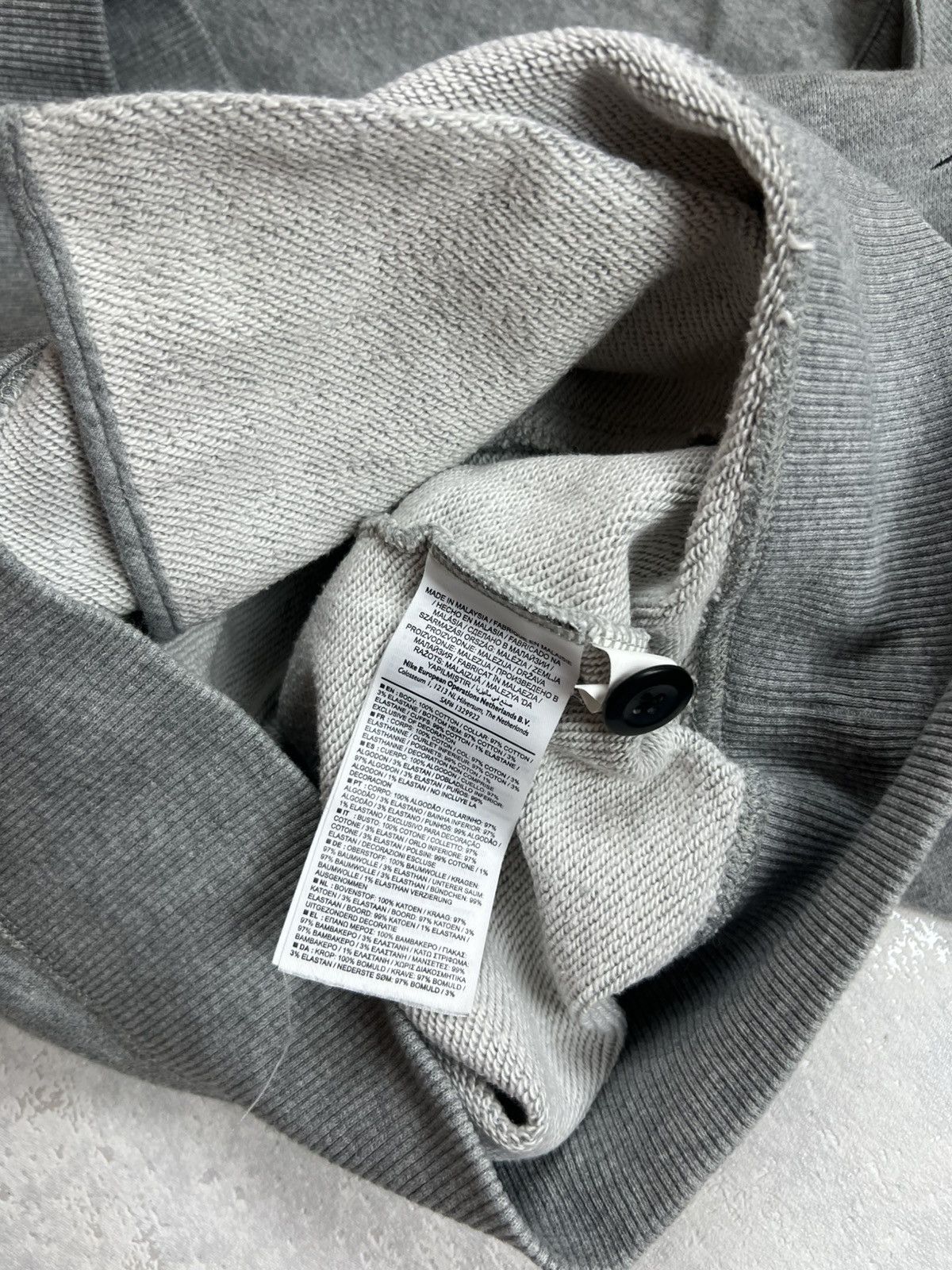 Nike 00s Nike Retro Logo Vintage Avant Garde Cardigan Jacket Size US L / EU 52-54 / 3 - 8 Thumbnail