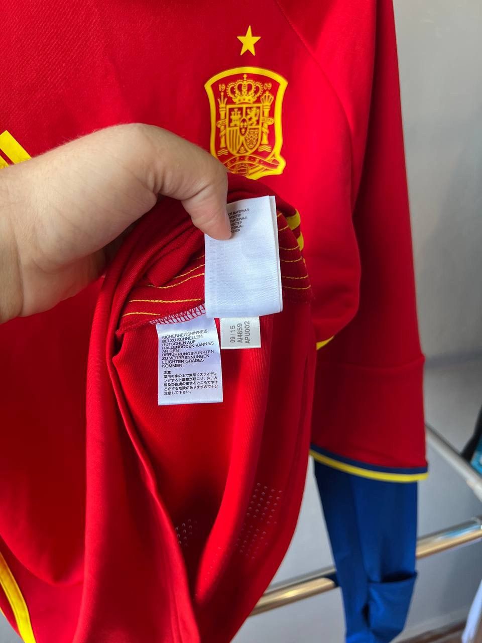 Adidas 2015 SPAIN TEAM TRAINING SOCCER FOOTBALL LONG SLEEVE ADIDAS Size US S / EU 44-46 / 1 - 9 Thumbnail