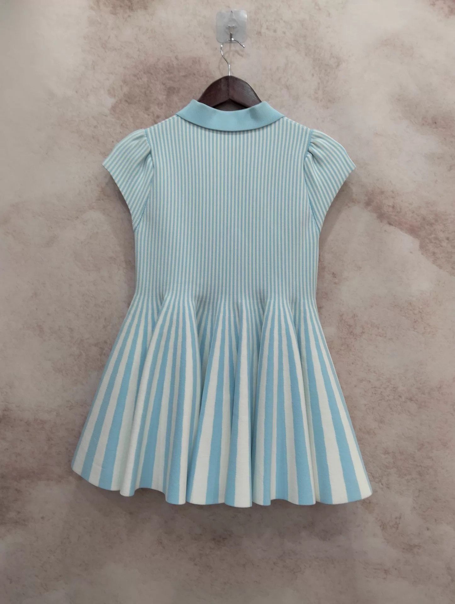 Loewe LOEWE collared pleated short-sleeve short dress M Size M / US 6-8 / IT 42-44 - 2 Thumbnail