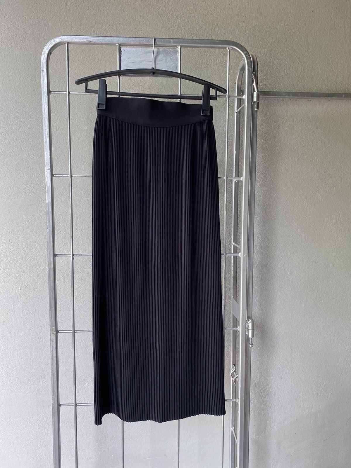 Thierry Mugler Thierry Mugler pleated black skirt Size 25" / US 0 / IT 36 - 20 Thumbnail