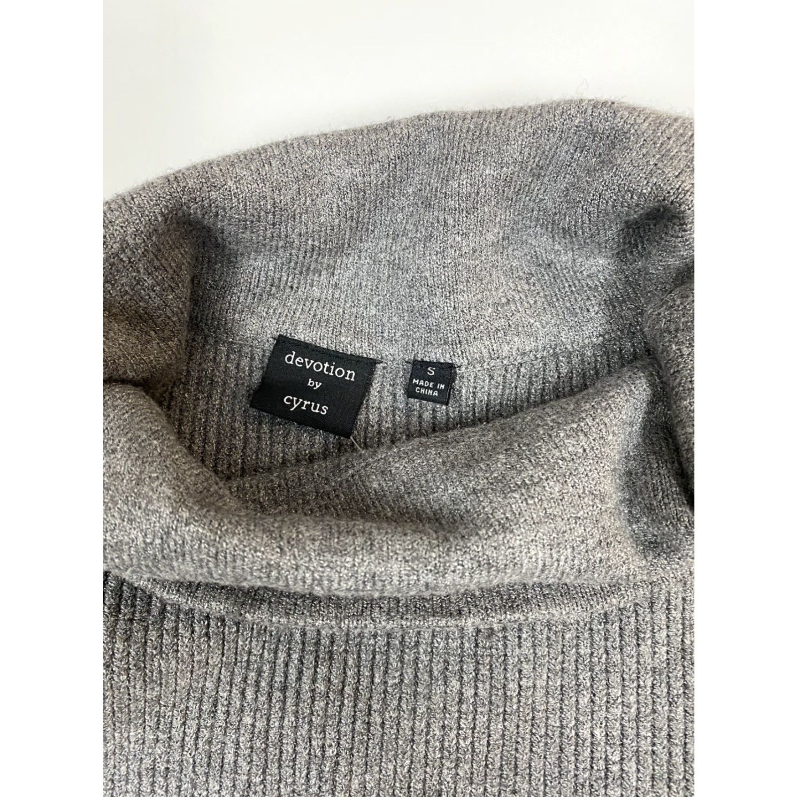 Vintage devotion by cyrus Womens Sweater Turtleneck Dolman Sleeve Pullover Gray XS Small Regular Size S Modern Knit Sleeves Long Button Pattern Solid Size S / US 4 / IT 40 - 4 Thumbnail