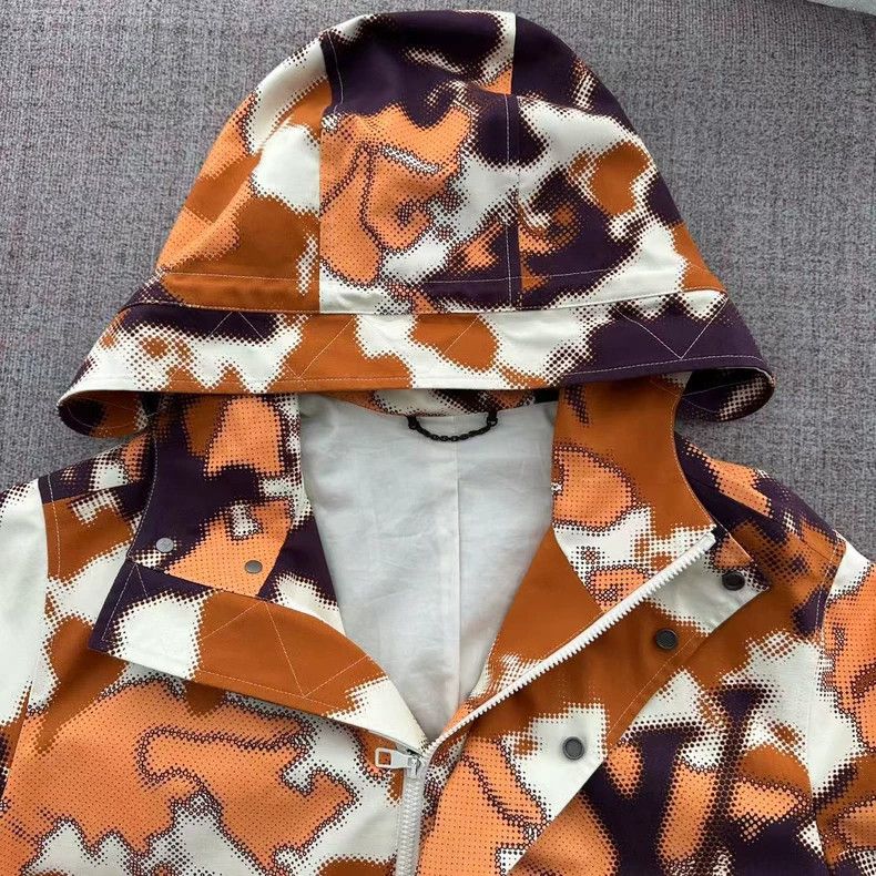 Louis Vuitton Louis Vuitton Orange Camo Hooded Jacket Size US M / EU 48-50 / 2 - 5 Thumbnail