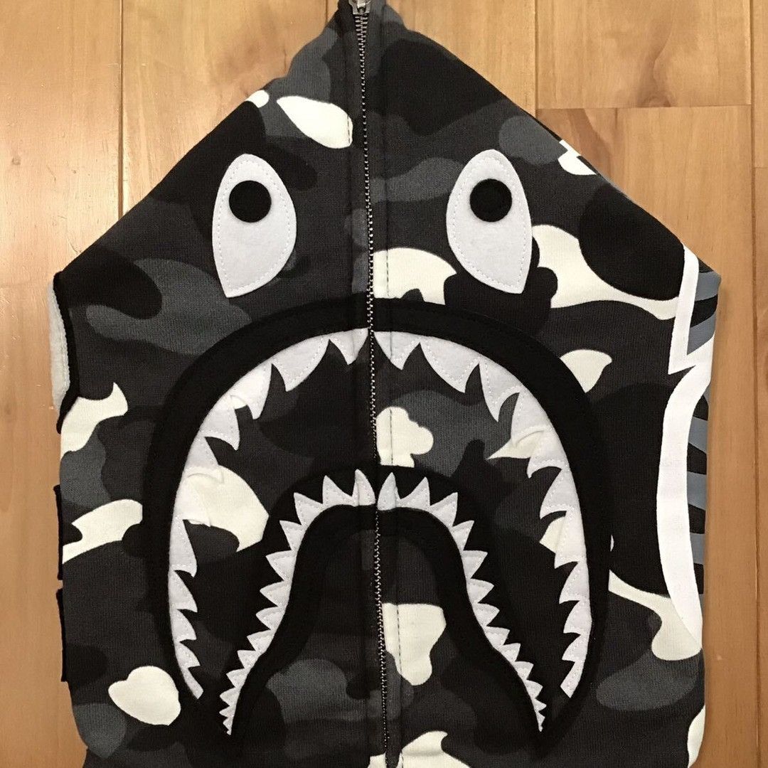 Bape 💫Glow in the dark💫 BAPE City camo shark full zip hoodie APE Size US M / EU 48-50 / 2 - 4 Thumbnail
