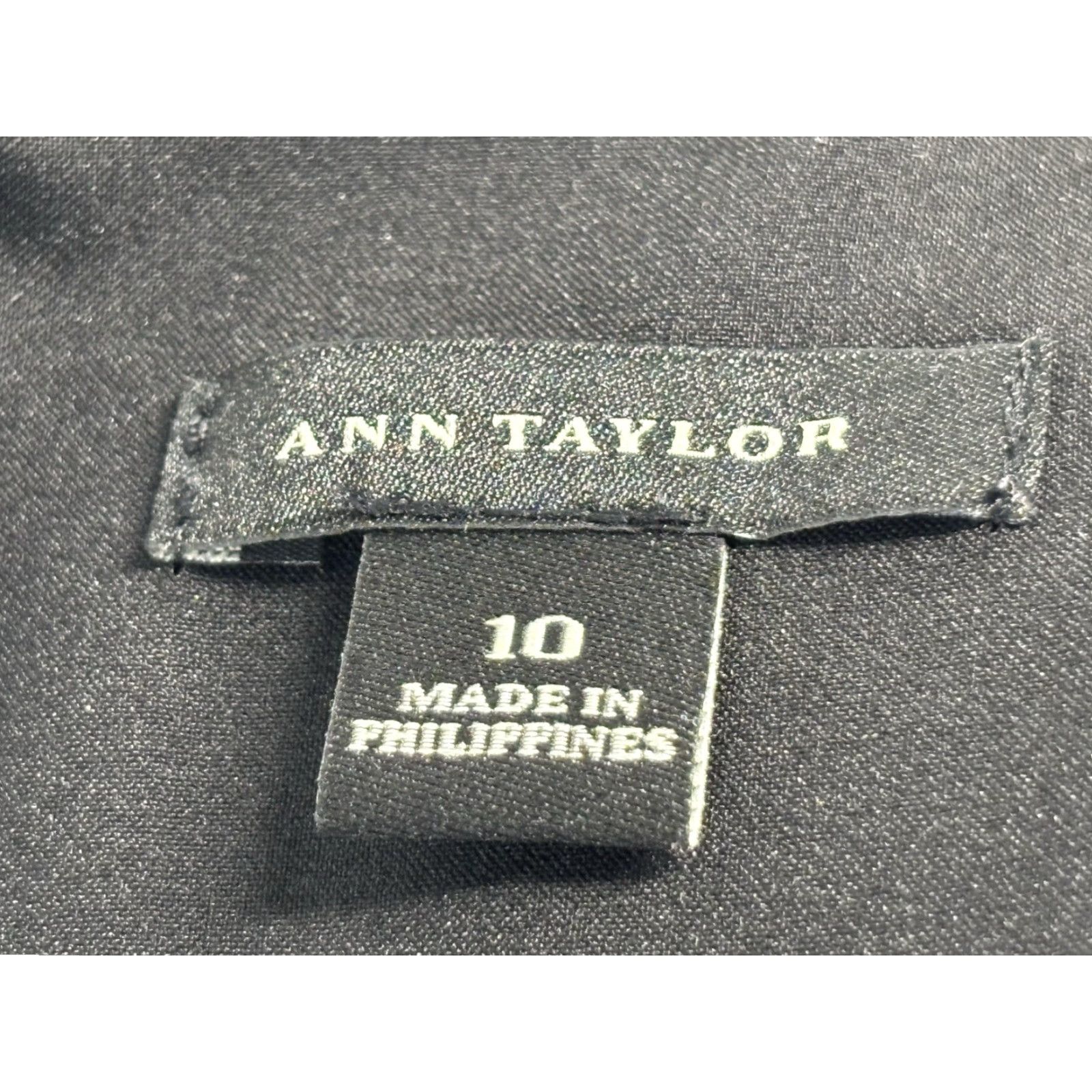 Ann Taylor Ann Taylor Dress Sheath Sz 10 Sleeveless Black Vneck Career Capsule Minimalist Size L / US 10 / IT 46 - 6 Thumbnail