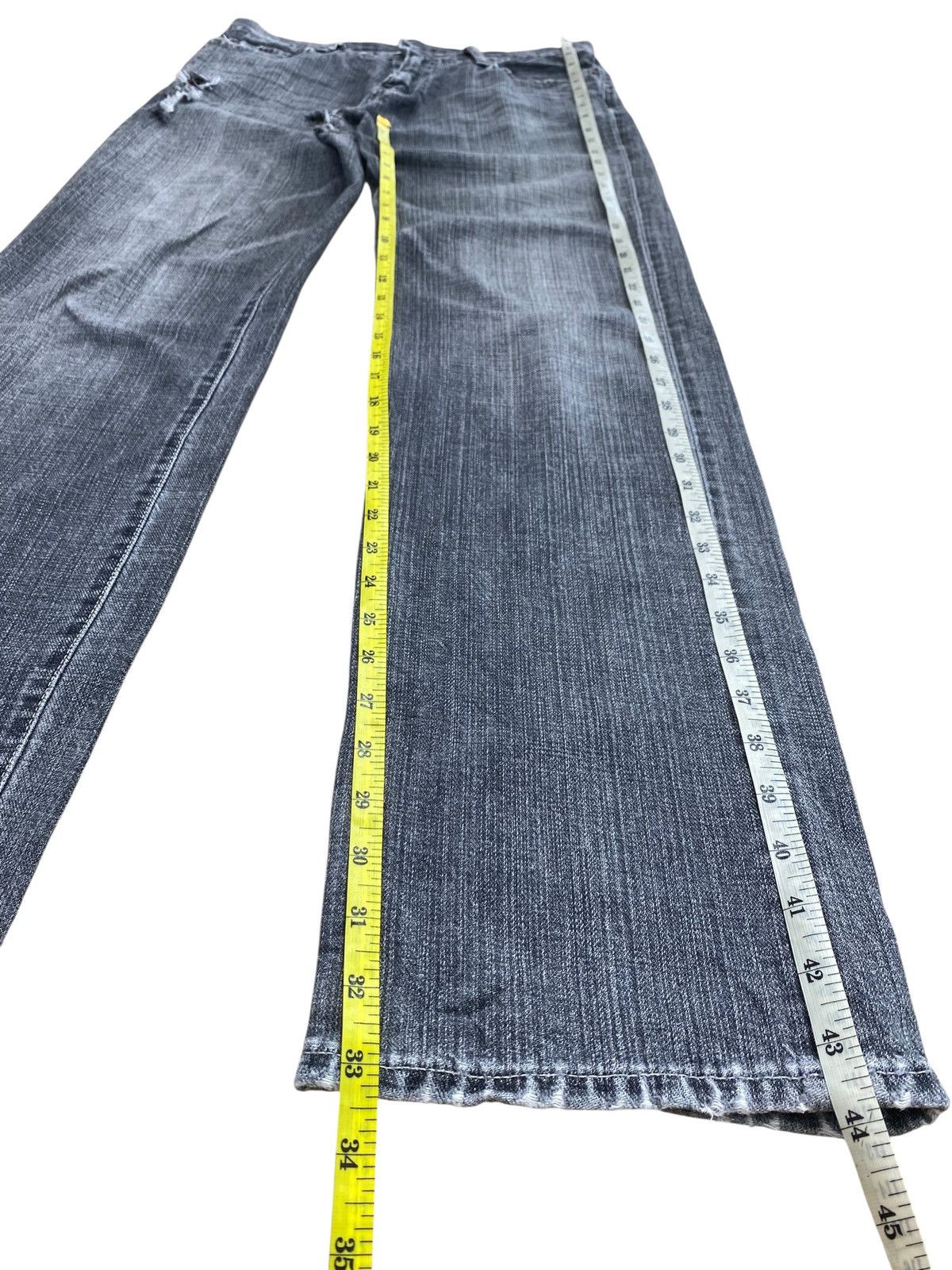 Uniqlo Uniqlo Brand Faded Wash Style Loose Jeans Size US 32 / EU 48 - 11 Thumbnail