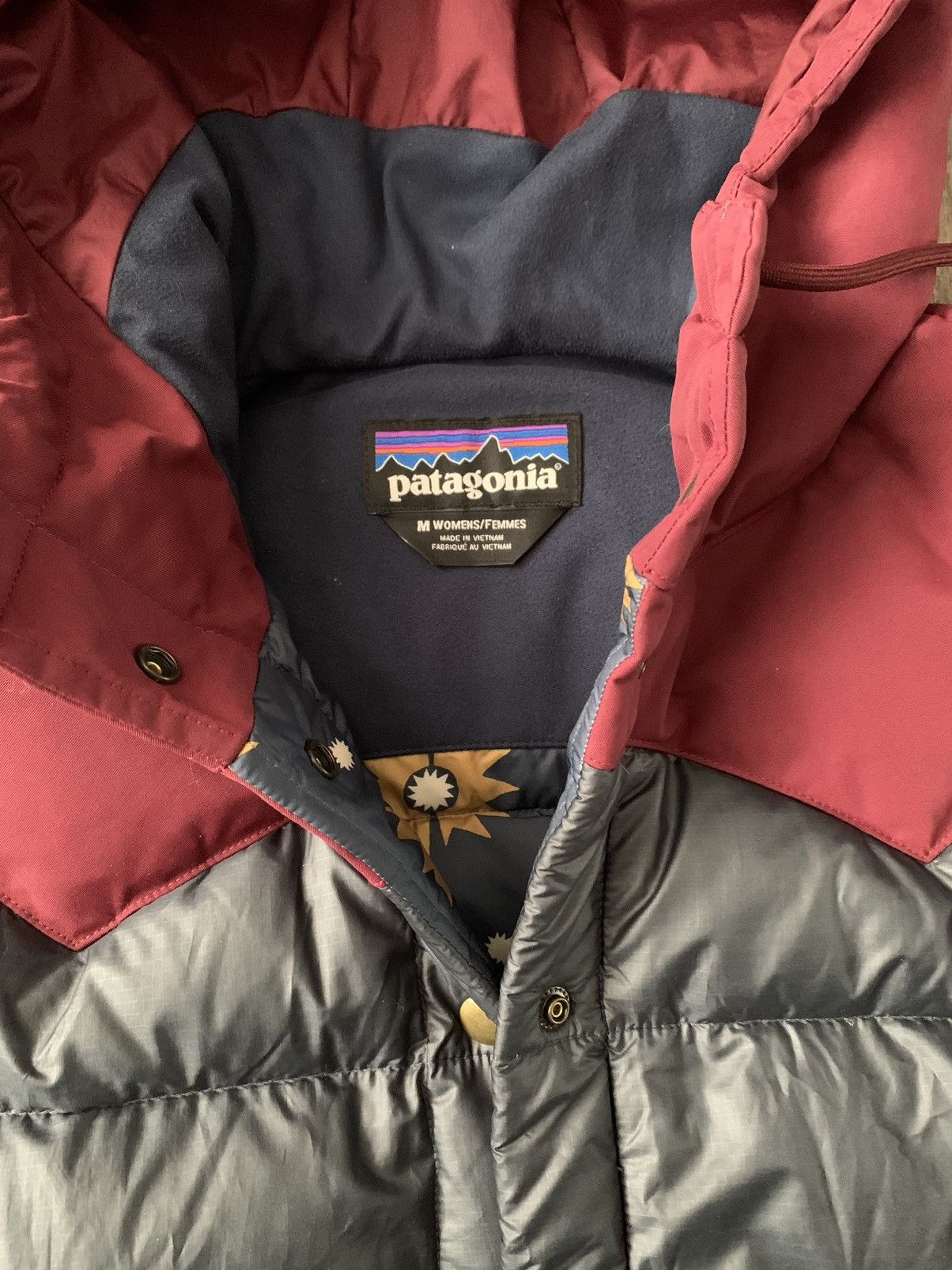 Patagonia 🌞 Patagonia Women's Bivy Down Hooded Vest (Sz M Size M / US 6-8 / IT 42-44 - 4 Thumbnail