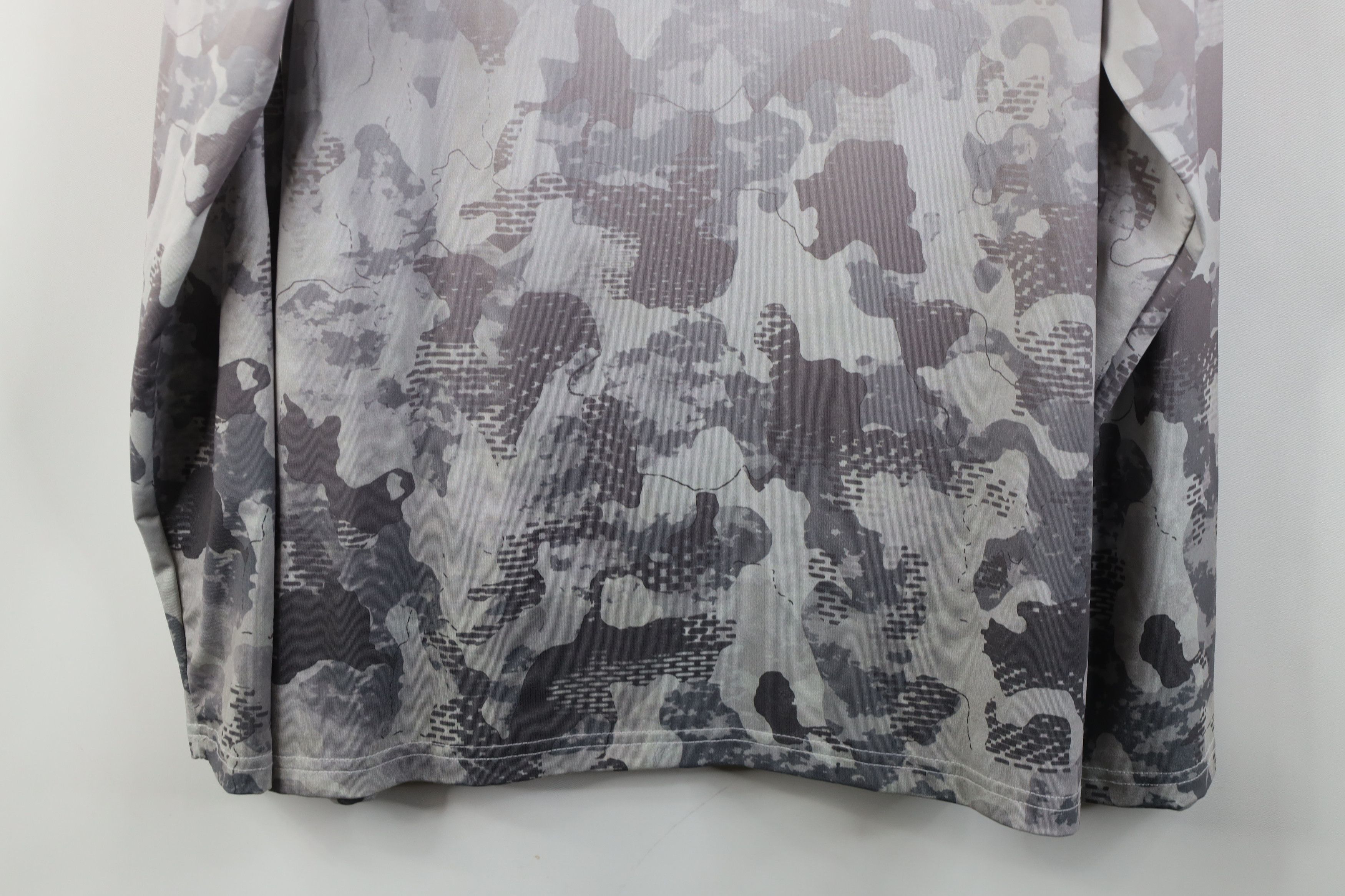 Vintage Huk Fishing Camouflage Fishing Long Sleeve T-Shirt Gray Size US S / EU 44-46 / 1 - 15 Thumbnail