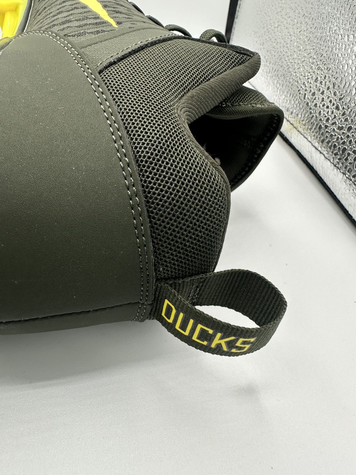 Nike NIKE ALPHA MENACE PRO 2 LOW WD P OREGON DUCKS Size US 11 / EU 44 - 8 Thumbnail