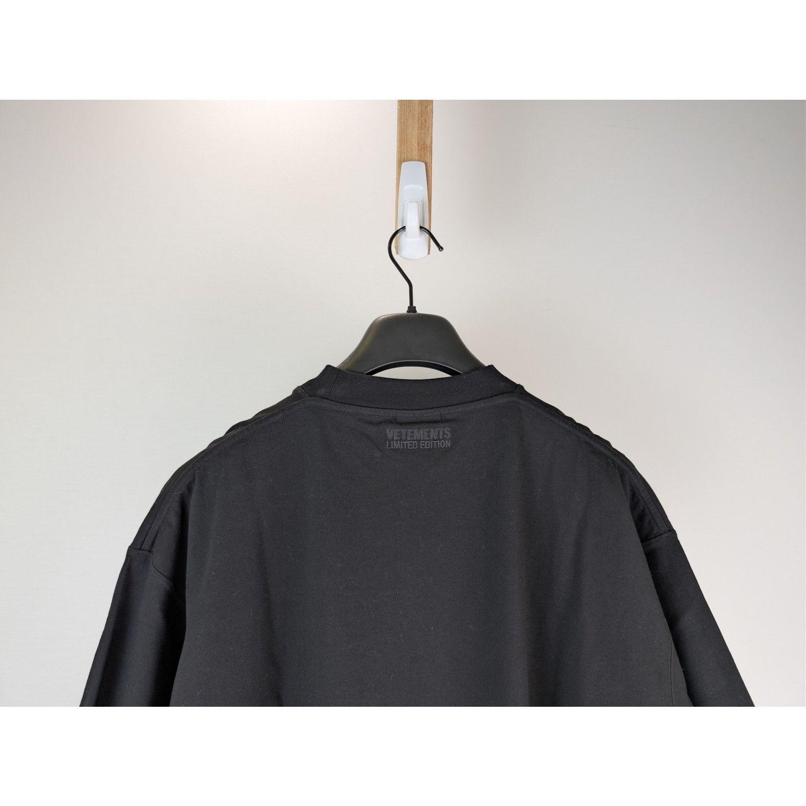 Bottega Veneta o1rshd1 Vetements Cotton T-Shirt in Black Size US M / EU 48-50 / 2 - 11 Thumbnail