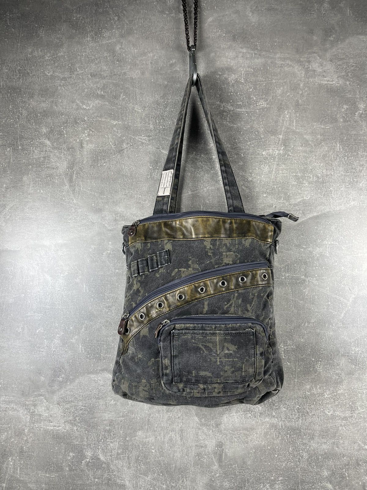 Vintage Vintage Victoria San Francisco Tote Bag Camo Grommet Punk Size ONE SIZE - 1 Thumbnail