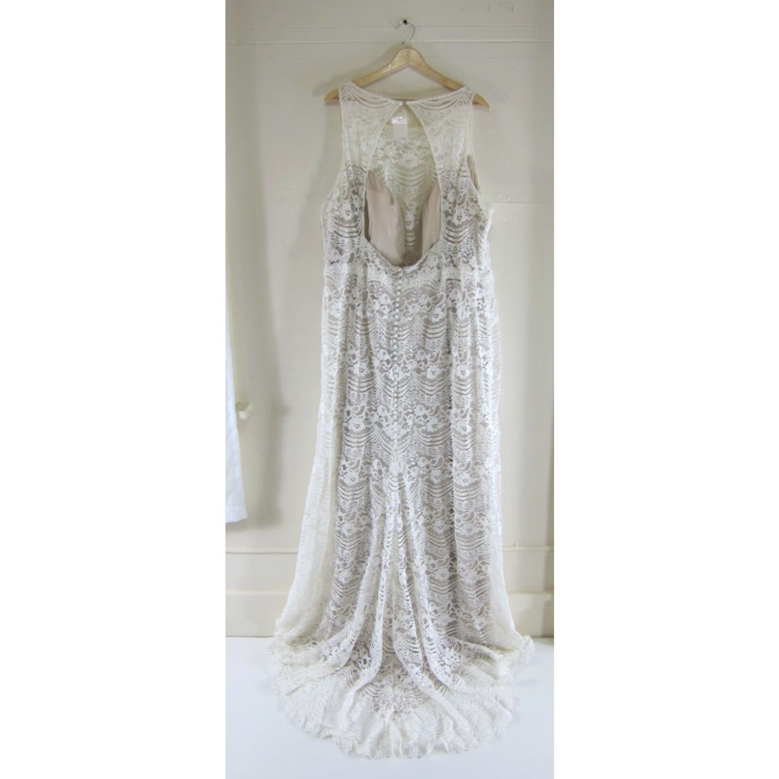 Vintage NWT Melissa Sweet Ivory Illusion Plunge Lace Sheath Open Back Wedding Dress 26W Size 26 - 4 Thumbnail