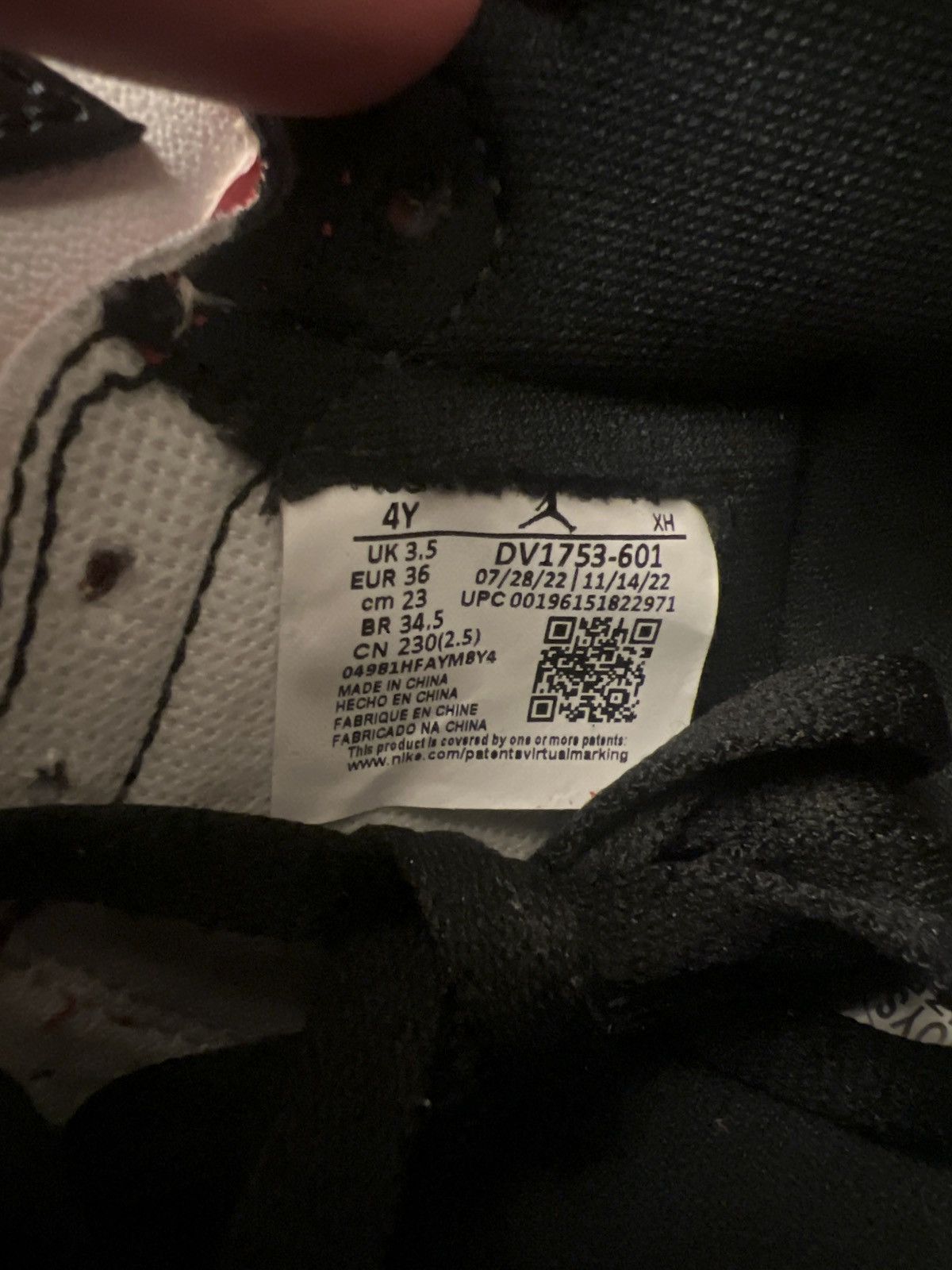 Jordan Brand Jordan 1 Retro High OG Spider-Man Across the Spider-Verse 4Y Size US 5.5 / IT 35.5 - 7 Thumbnail