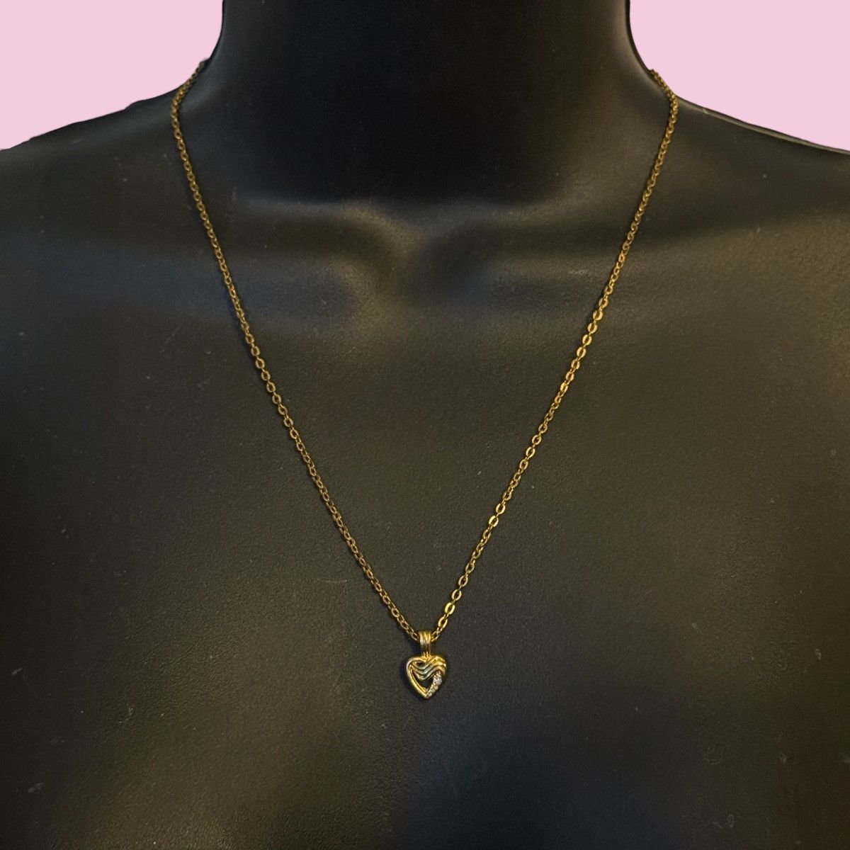 Vintage Vintage gold tone tiny heart pendant necklace Size ONE SIZE - 1 Thumbnail