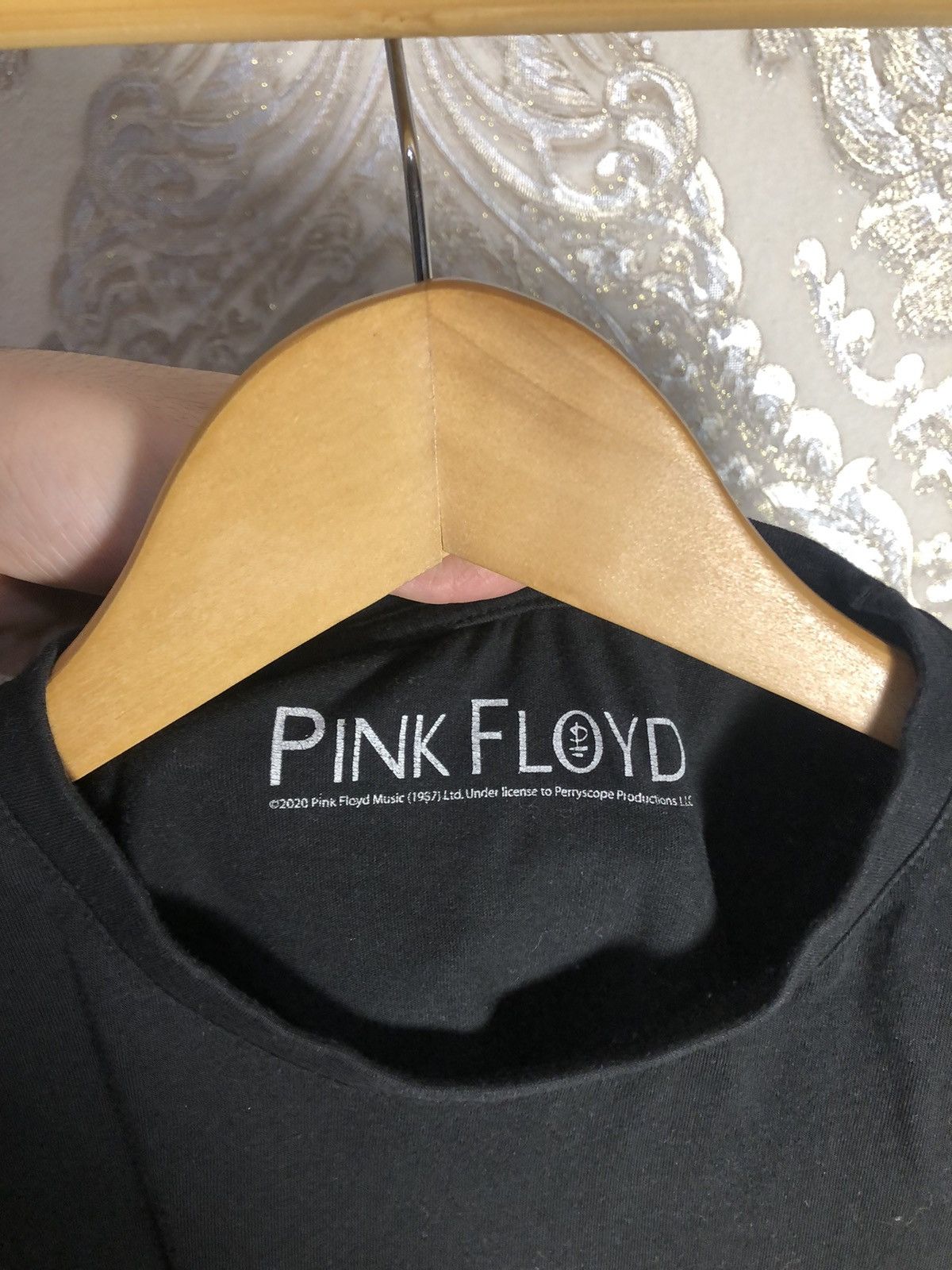 Band Tees VERY RARE PINK FLOYD WORLD TOUR ROCK T-SHIRT RETRO Y2K 90s Size US M / EU 48-50 / 2 - 3 Thumbnail